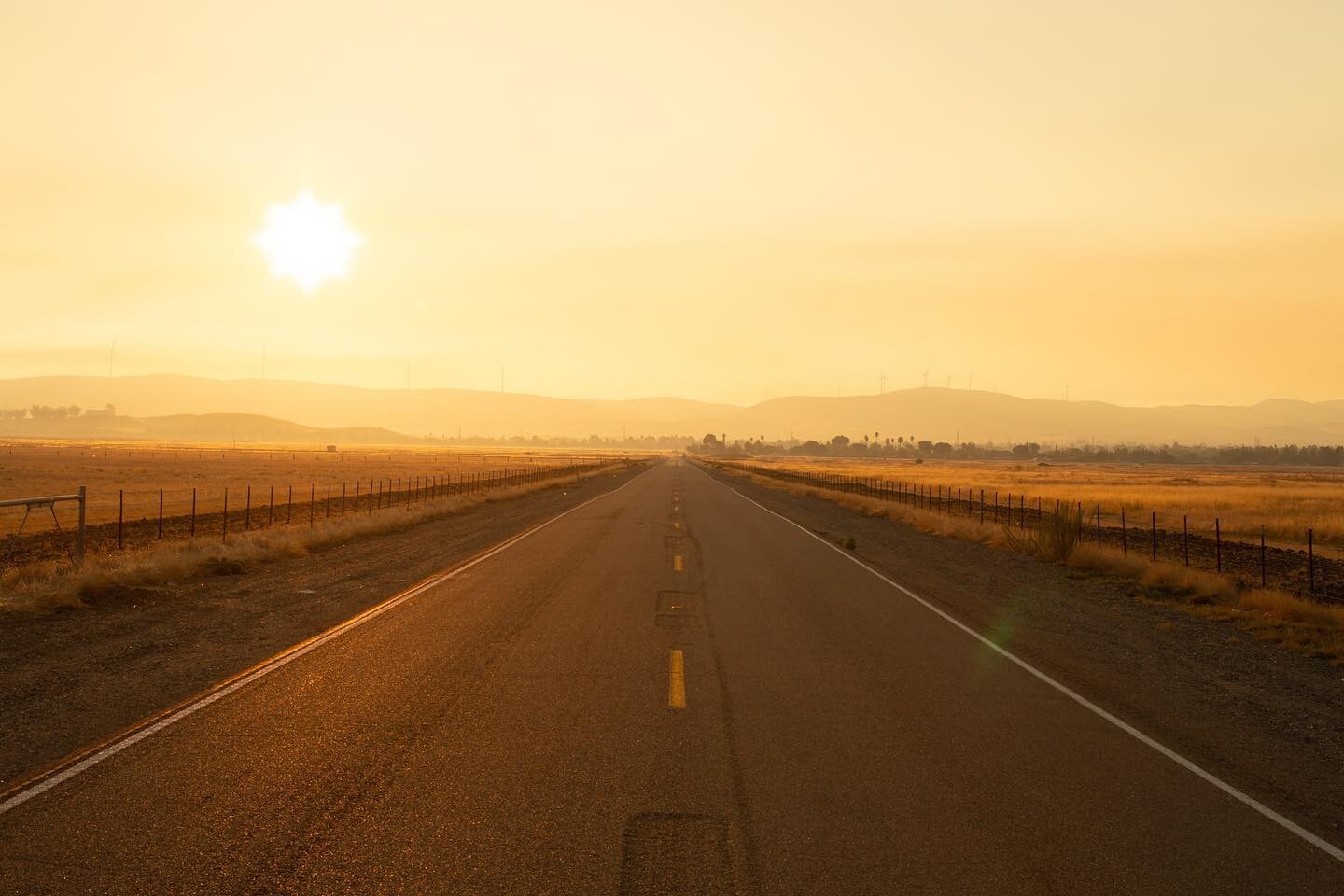 A smoke filled horizon. The smell in the air reminds me of being in Siem Reap and New Delhi, and that was not an experience I expected to have in the Bay Area. Dark times ahead.
.
.
#climatechange #fires #california #bayarea #sculightningcomplex #lnu