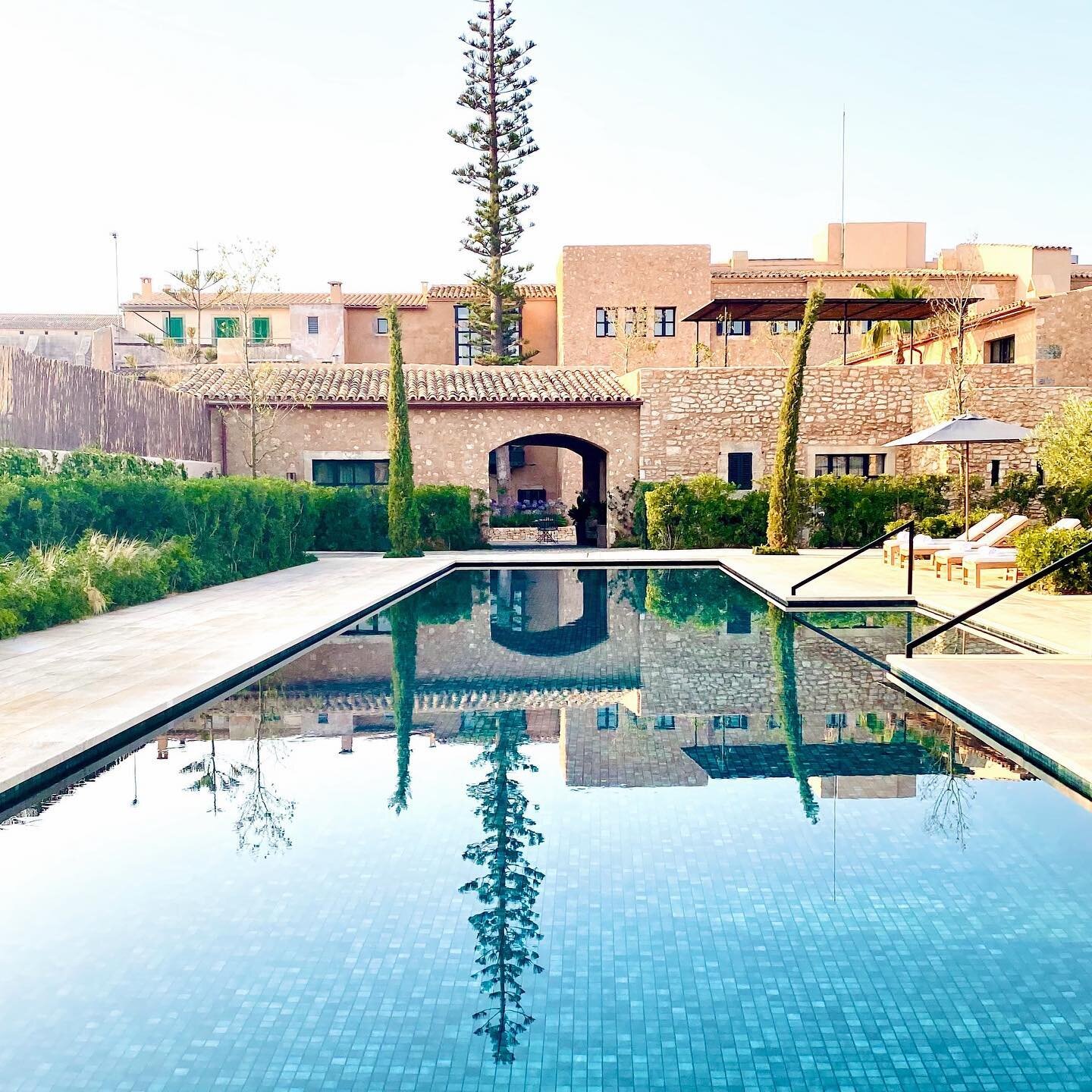I only recommend hotels I love. And there&rsquo;s nothing better than a client falling in love with one too.  Like @hotelcanferrereta, a divine boutique hotel for over 14s on the outskirts of pretty Santanyi in Mallorca 🇪🇸 

But let them tell you w