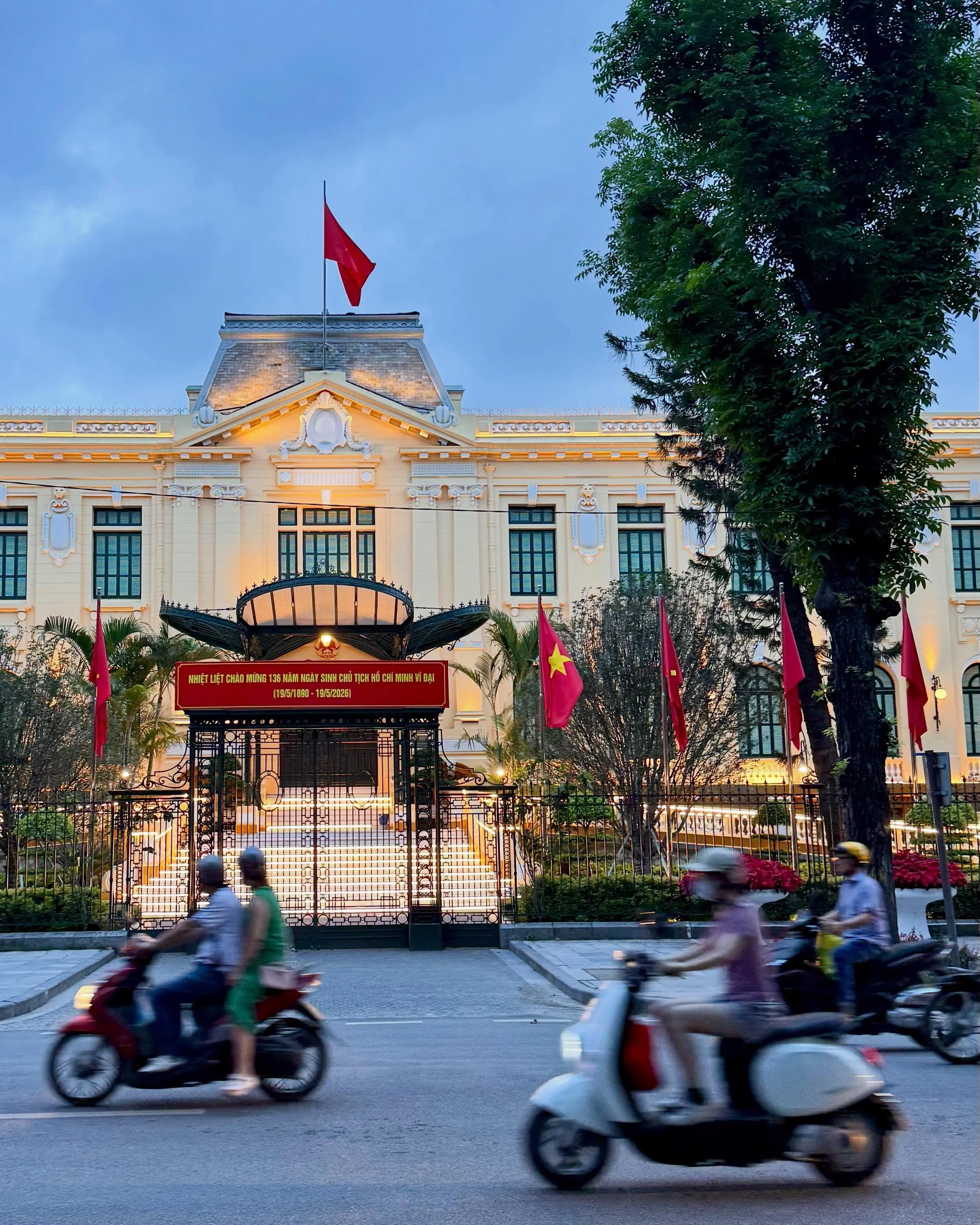What a trip. Three weeks travelling through Vietnam with my partner on the ground @exotravelgroup.  It&rsquo;s over twenty years since I was last there. Yes, it&rsquo;s busier, but it&rsquo;s still as beautiful and vibrant as I remember, and it was s
