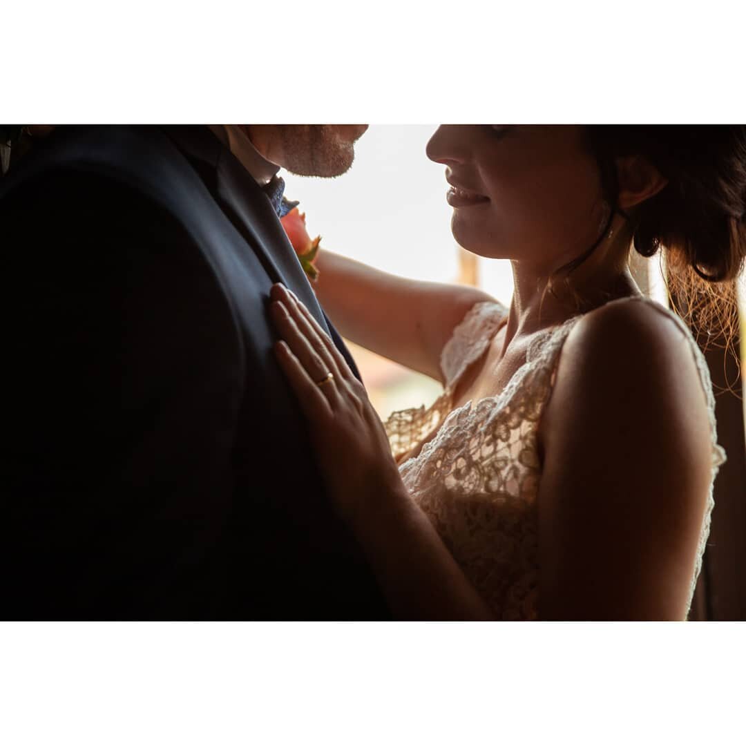 Sono qui.
I'm here.
.
.
.
.
#weddingtime 
#weddingday 
#bride 
#party 
#wedding 
#weddingparty 
#tender 
#care 
#family 
#decanterwedding 
#destinationwedding 
#decanter 
#sposa 
#newlyweds 
#beauty 
#italy 
#couple 
#matrimoniobergamo 
#weddingrepor