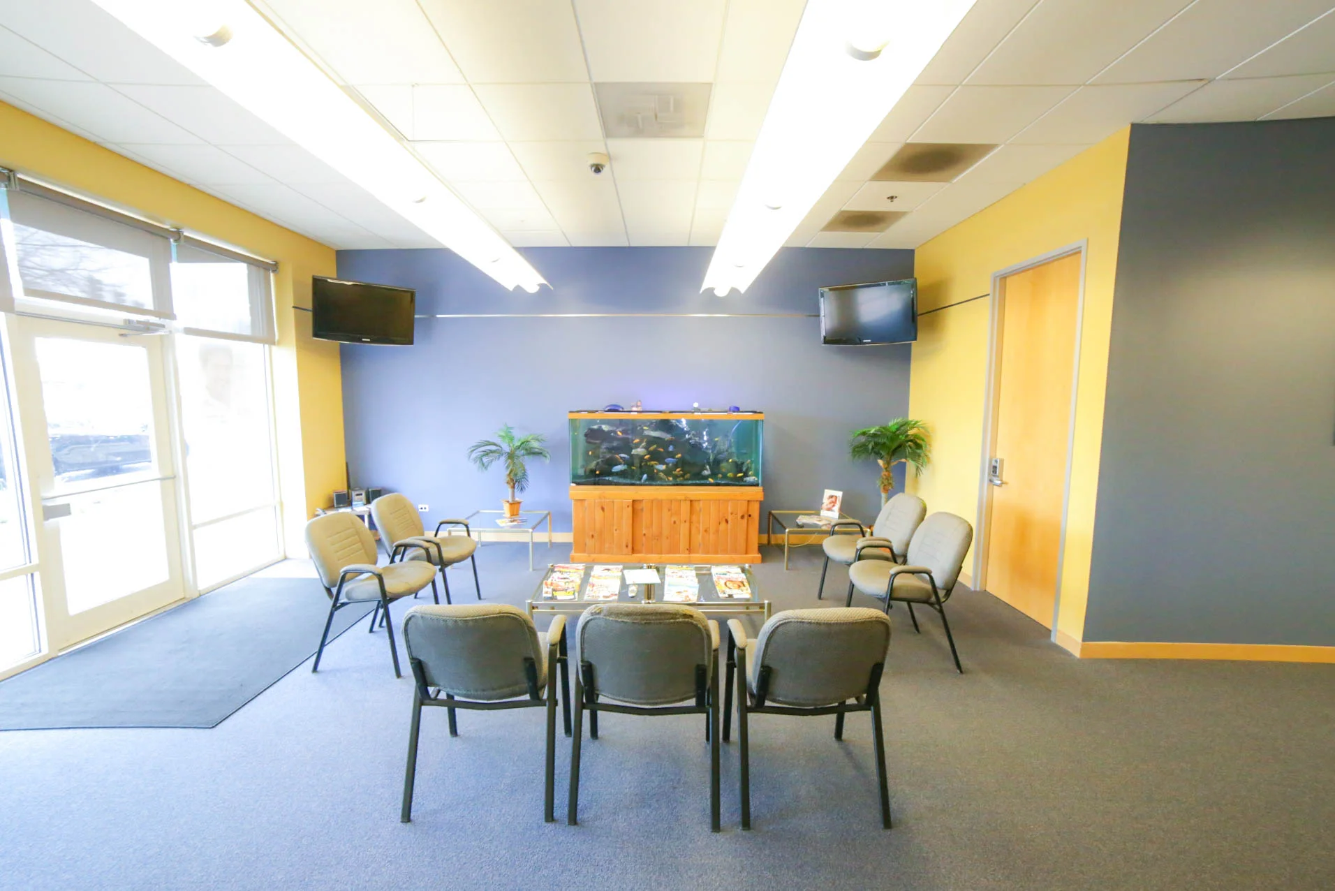 20 E. Northwest Highway Available