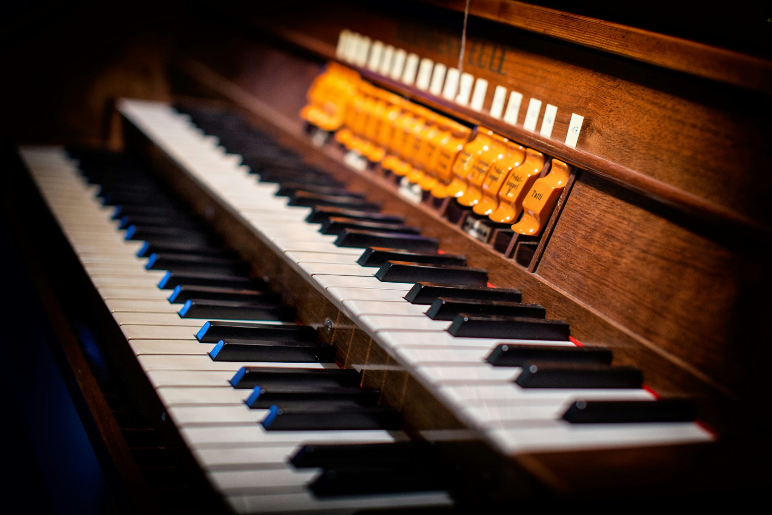 Music at Mid-Day Advent Concert Series 