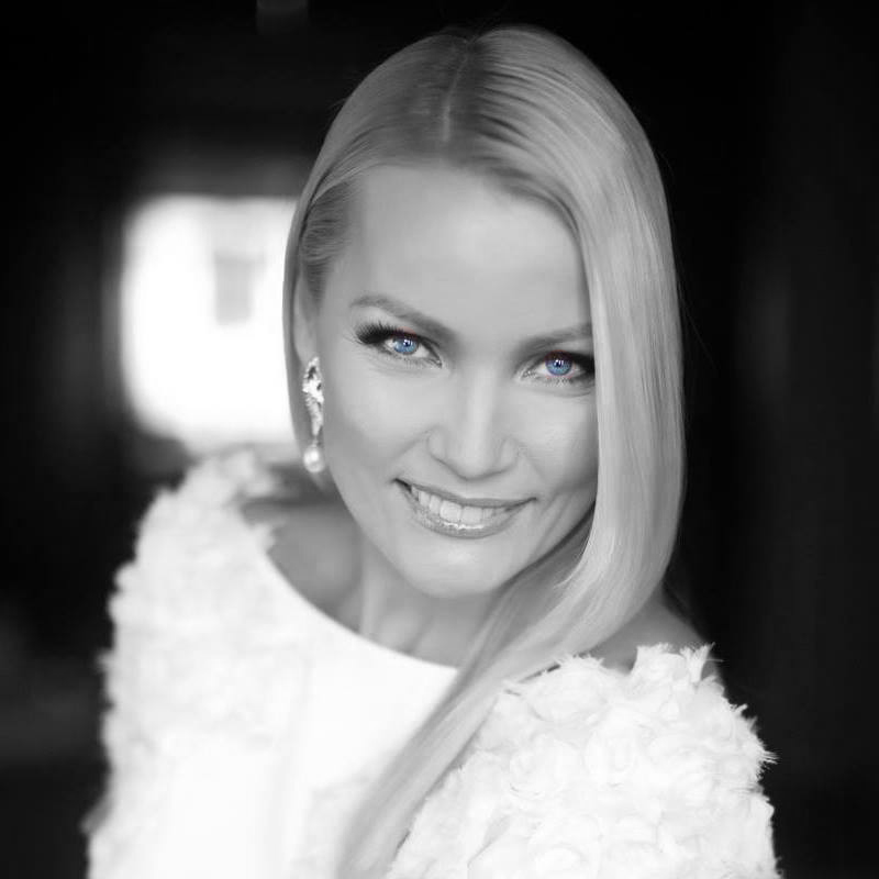 Portrait2-bw.png