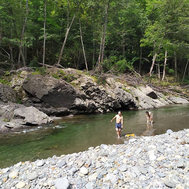 Exploring the local #rivers on the last day of #hokkaido #summer this one was a belter! The temperature dropped 10c next day! #swimminginjapan #rekifunevalley #letsgoswimming #wildswimmingjapan #wildswimming #riverswim #explorejapan #exploretheworld 
