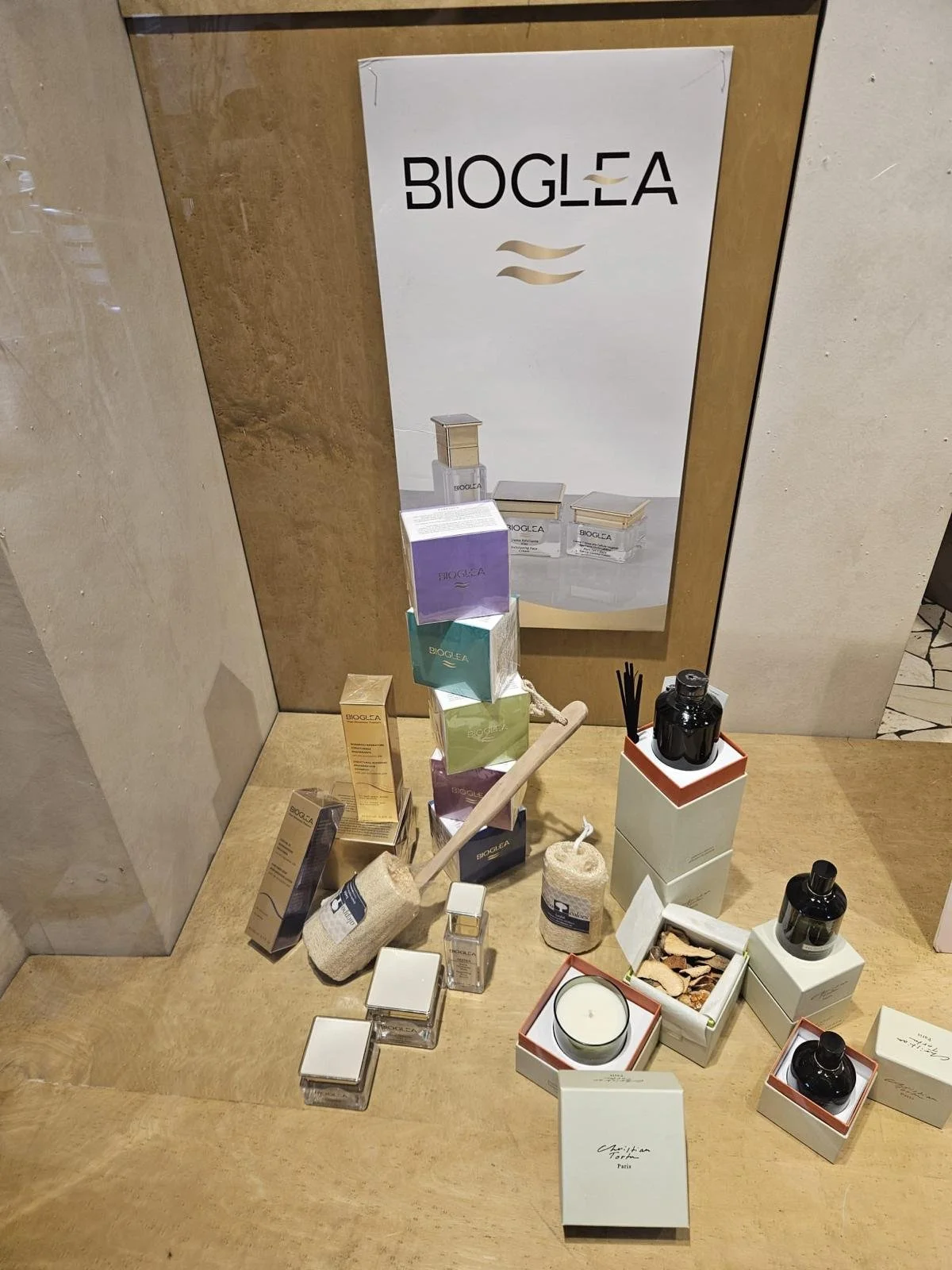 Bioglea nella vetrina di Esedra