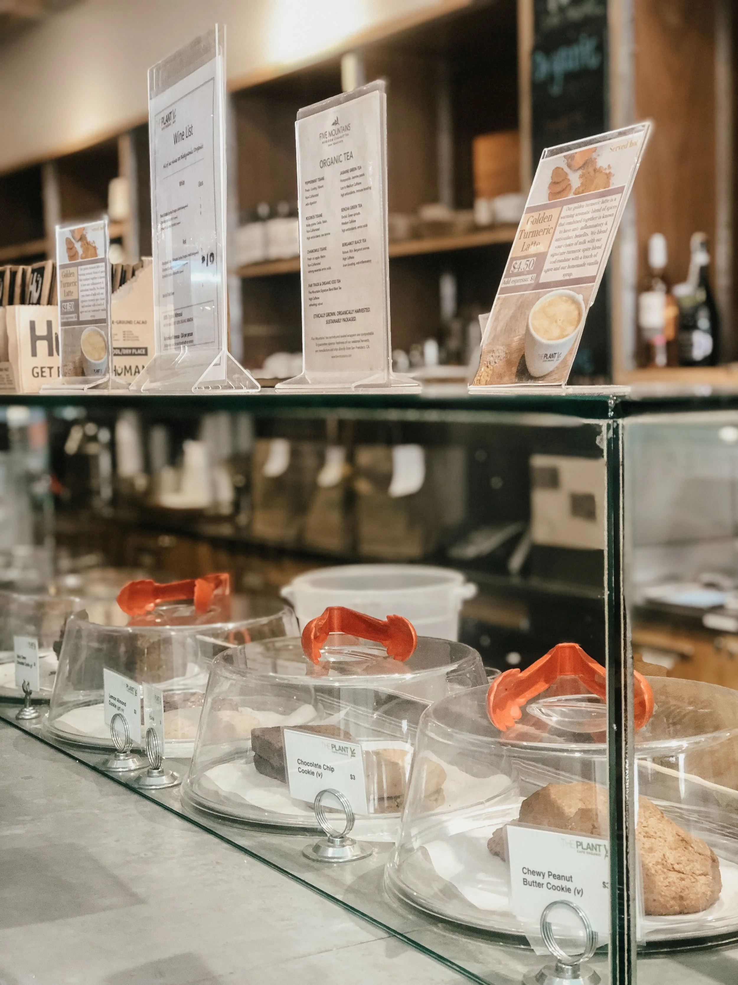 Our Marina Cafe is the perfect Summer Spot to refresh! 