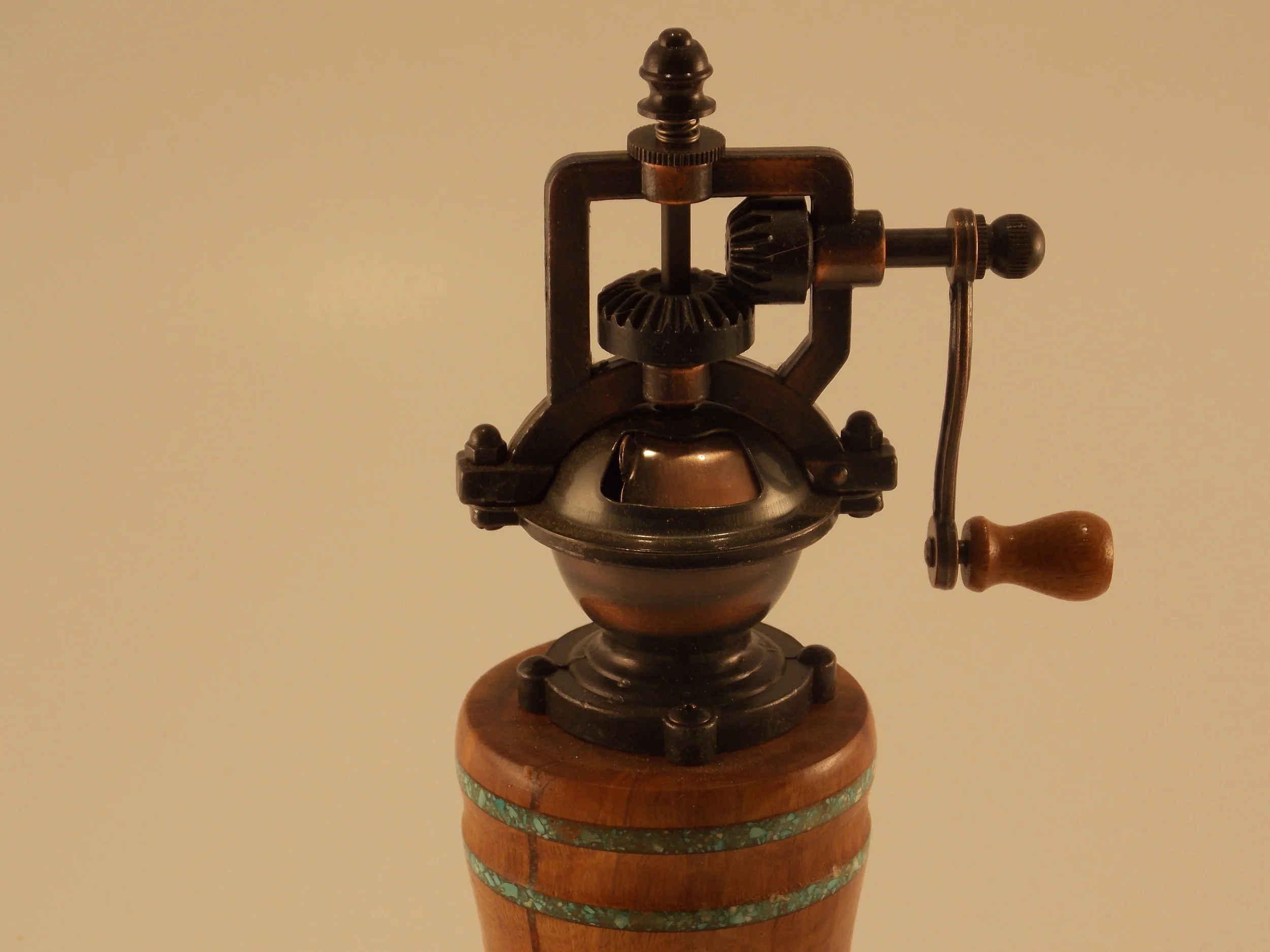 Salon D Green-ACBVI-Large Peppermill-Top View.JPG