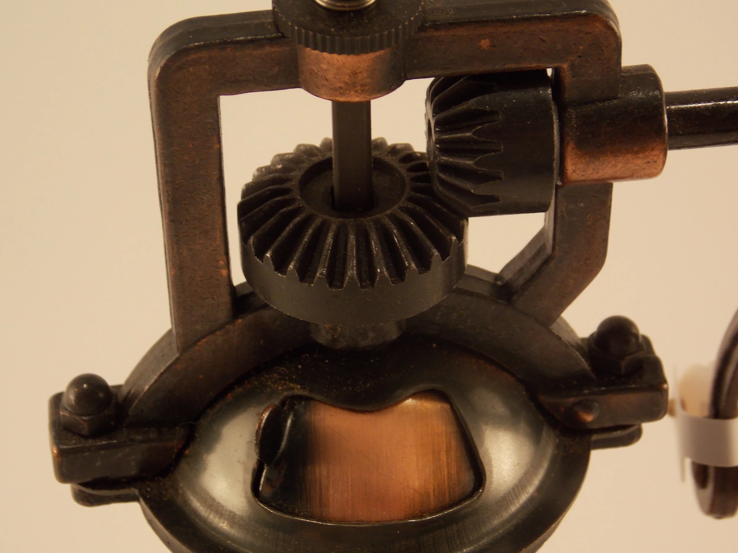 Salon D Green-ACBVI-Small Peppermill-Top View-Close Up.JPG