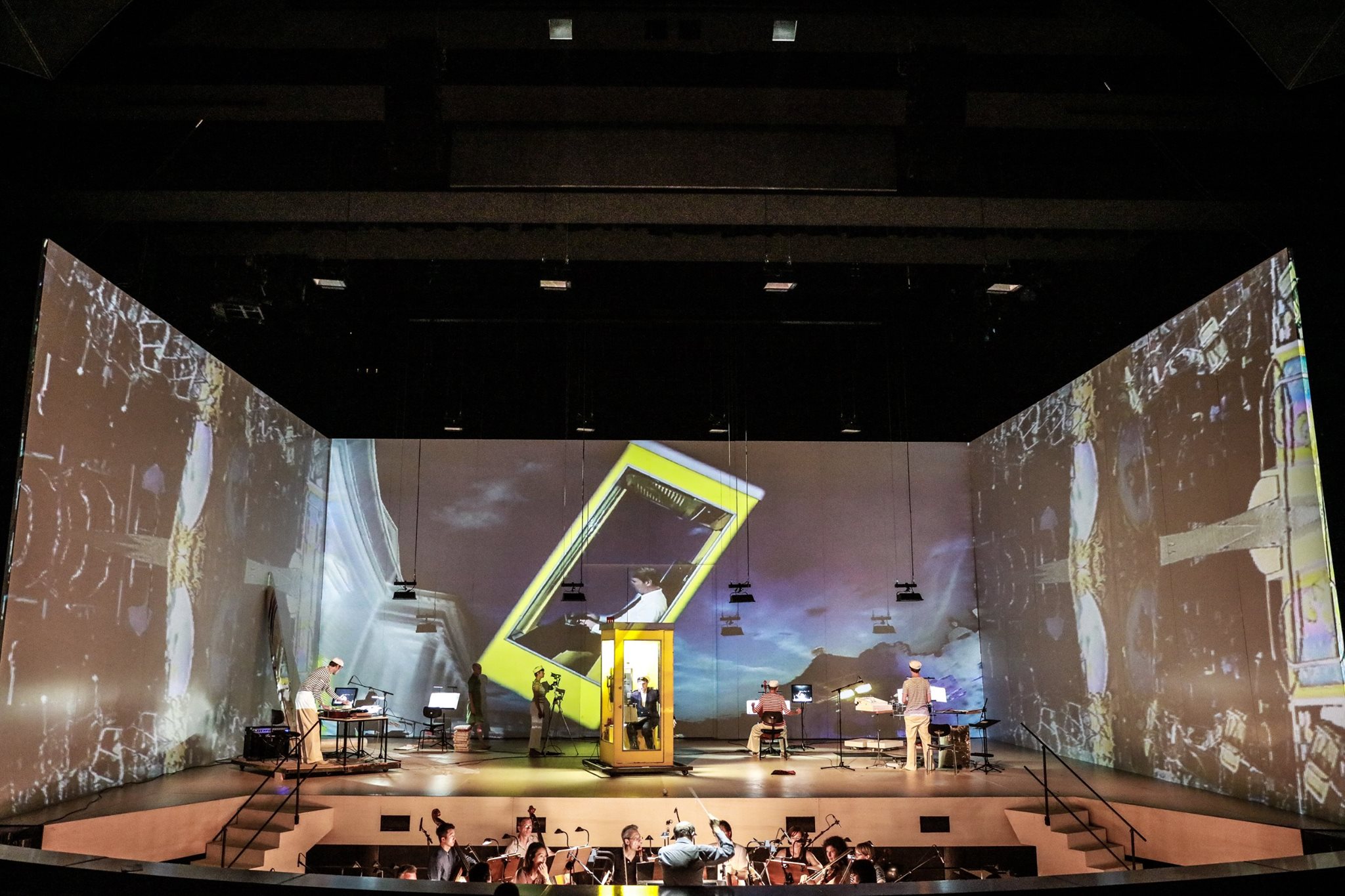 FRANKFURTER RUNDSCHAU - Sounding self-experiments - Review of Staatstheater Darmstadt Composition Competition 2016 By BERNHARD USKE Photo: Vincent Stefan
