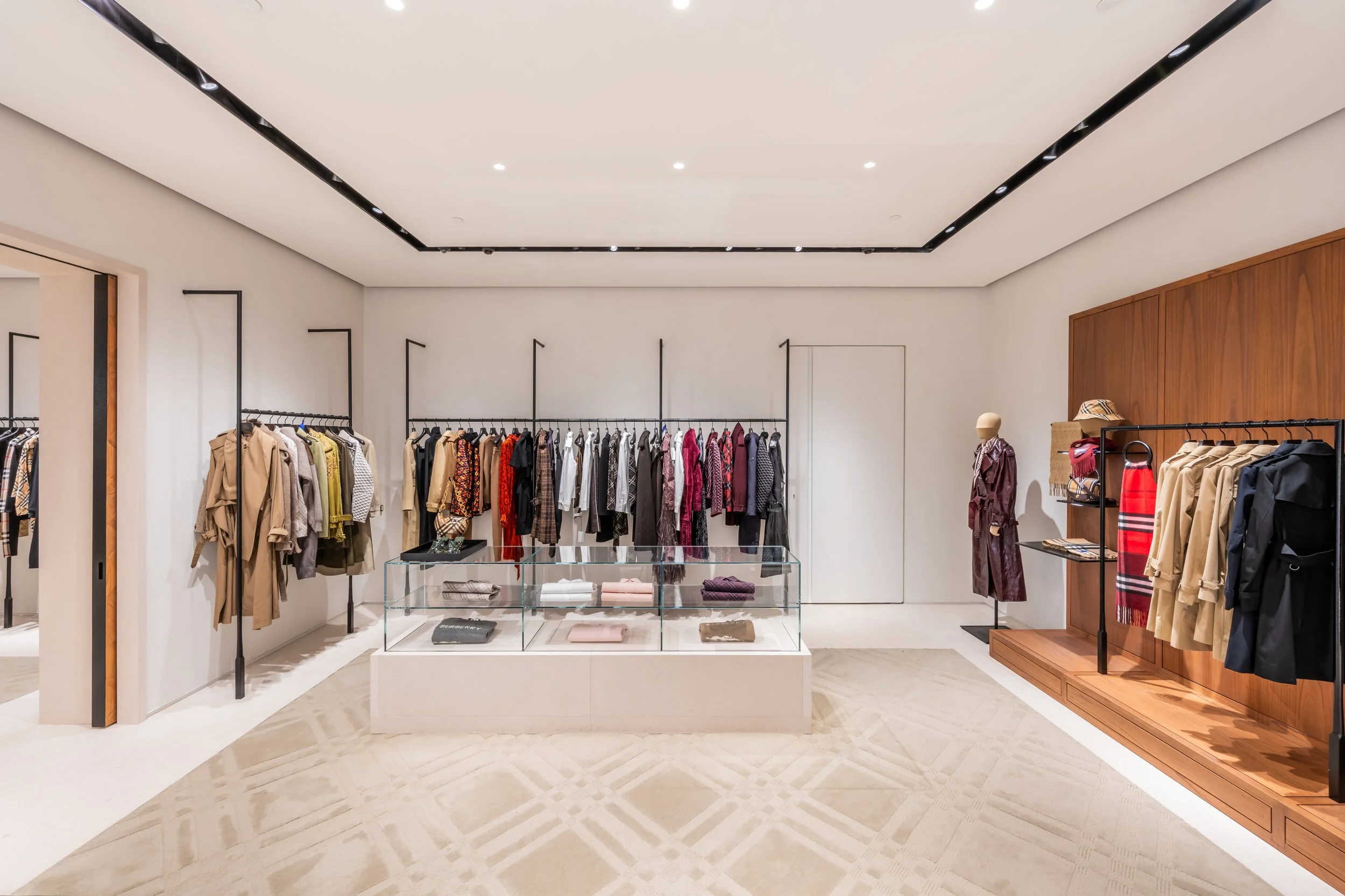 LIGHTSOURCE-Burberry_2024_Horton-arquitetura_Studiob612_Mauricio-Moreno_5.jpg