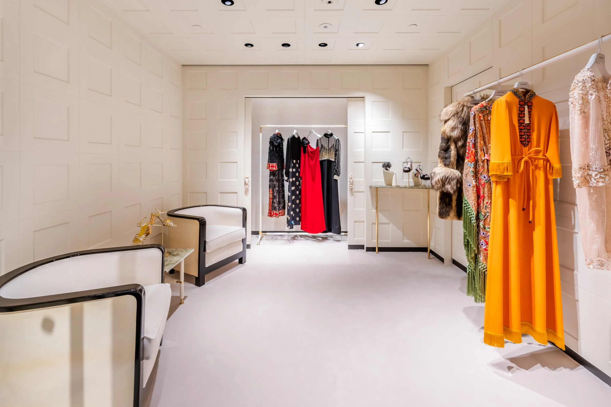 LIGHTSOURCE-Valentino-iguatemi_2025_Patricia-Martinez-Arquitetura_Mauricio-Moreno_8.jpg
