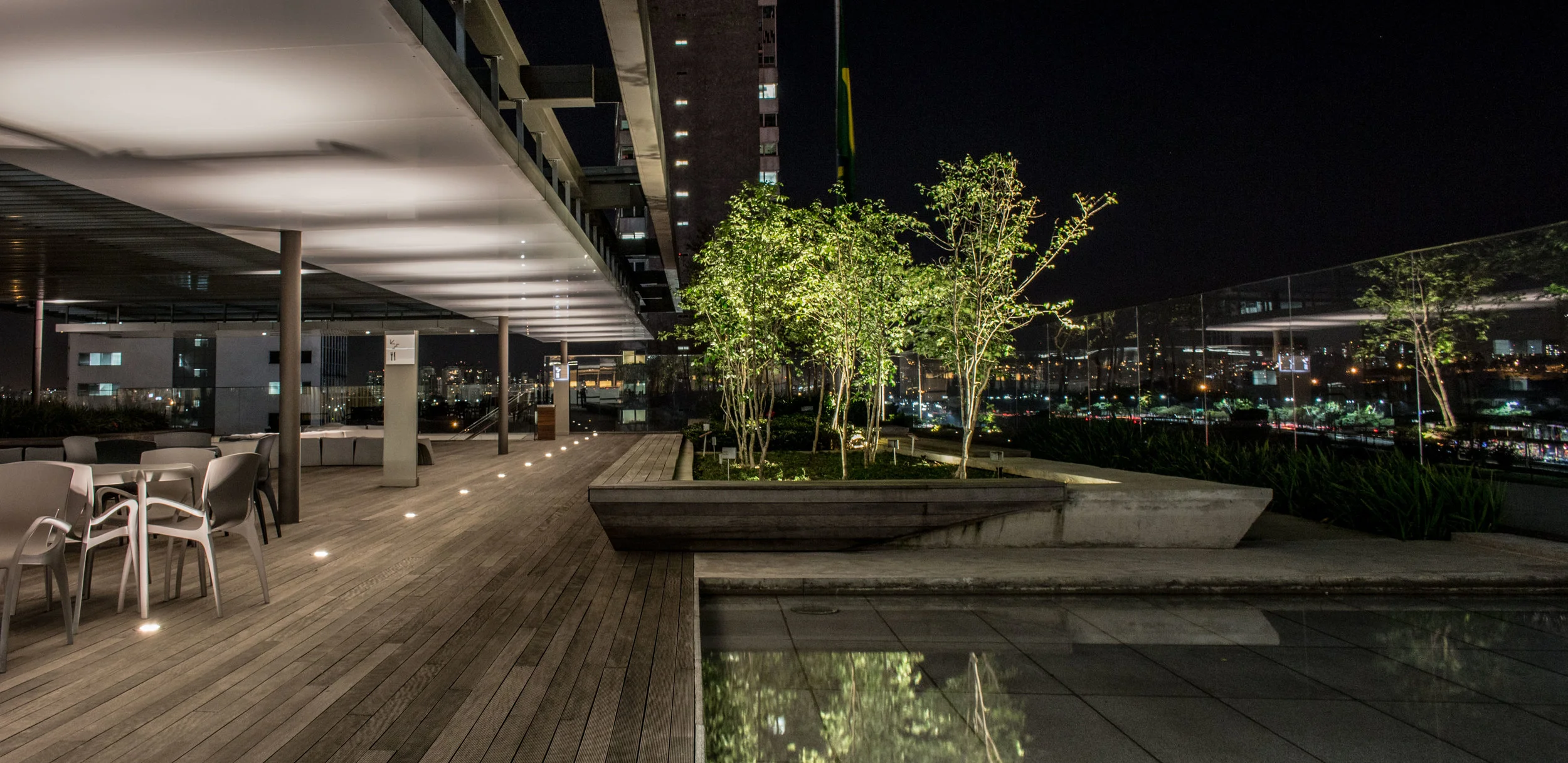 LIGHTSOURCE_Headquarters-Pinheiros_ Mingrone-iluminação_AflaloGasperini-Arquitetos _002.jpg