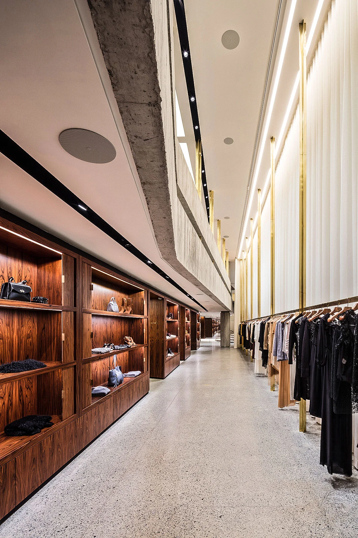 LIGHTSOURCE_NK-Store-2018_Estudio-Tupi_Carlos-Fortes_006.jpg