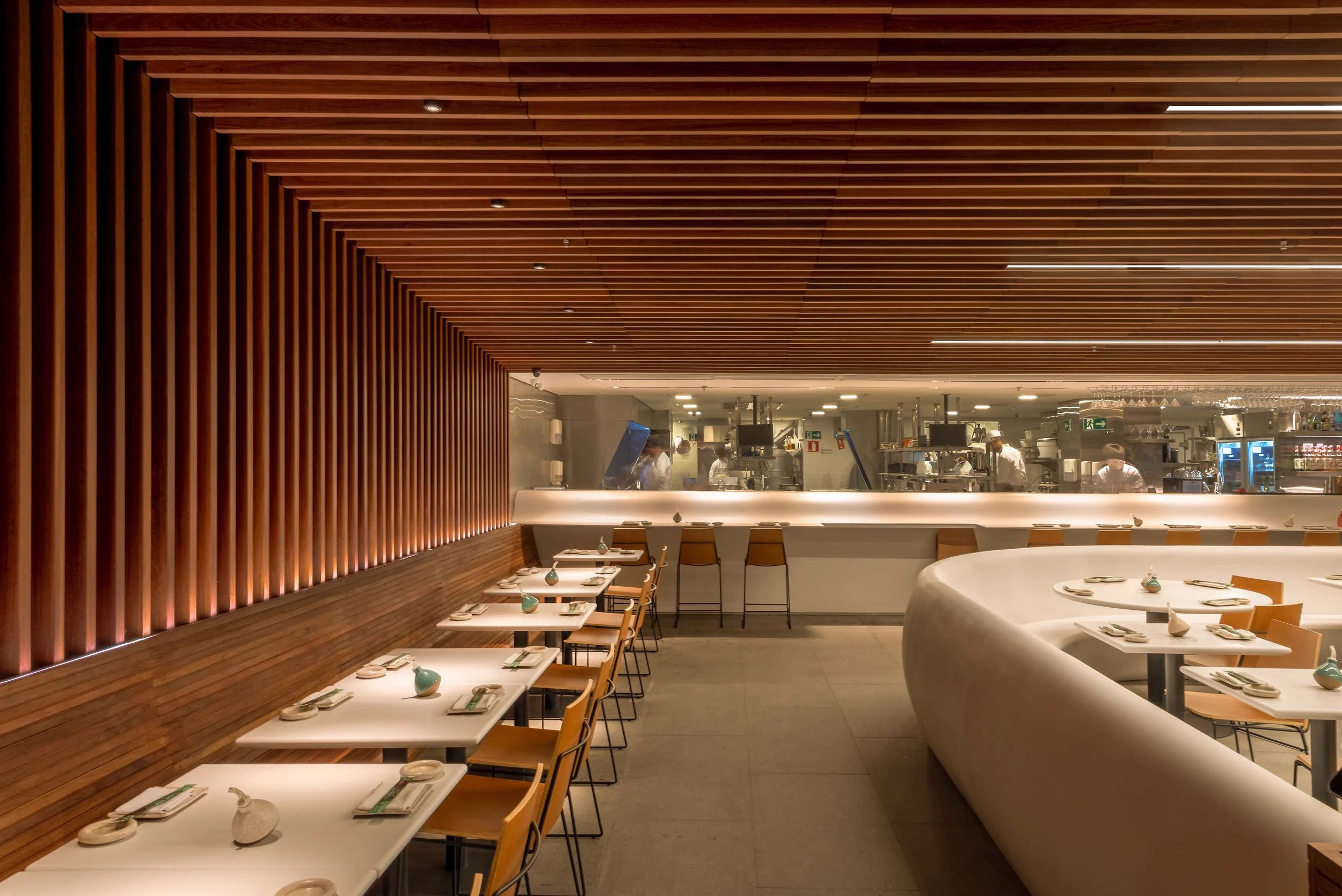 LIGHTSOURCE_Restaurante-Gurume-2019_Bernardes-Arquitetura_Studio-iluz_014.jpg