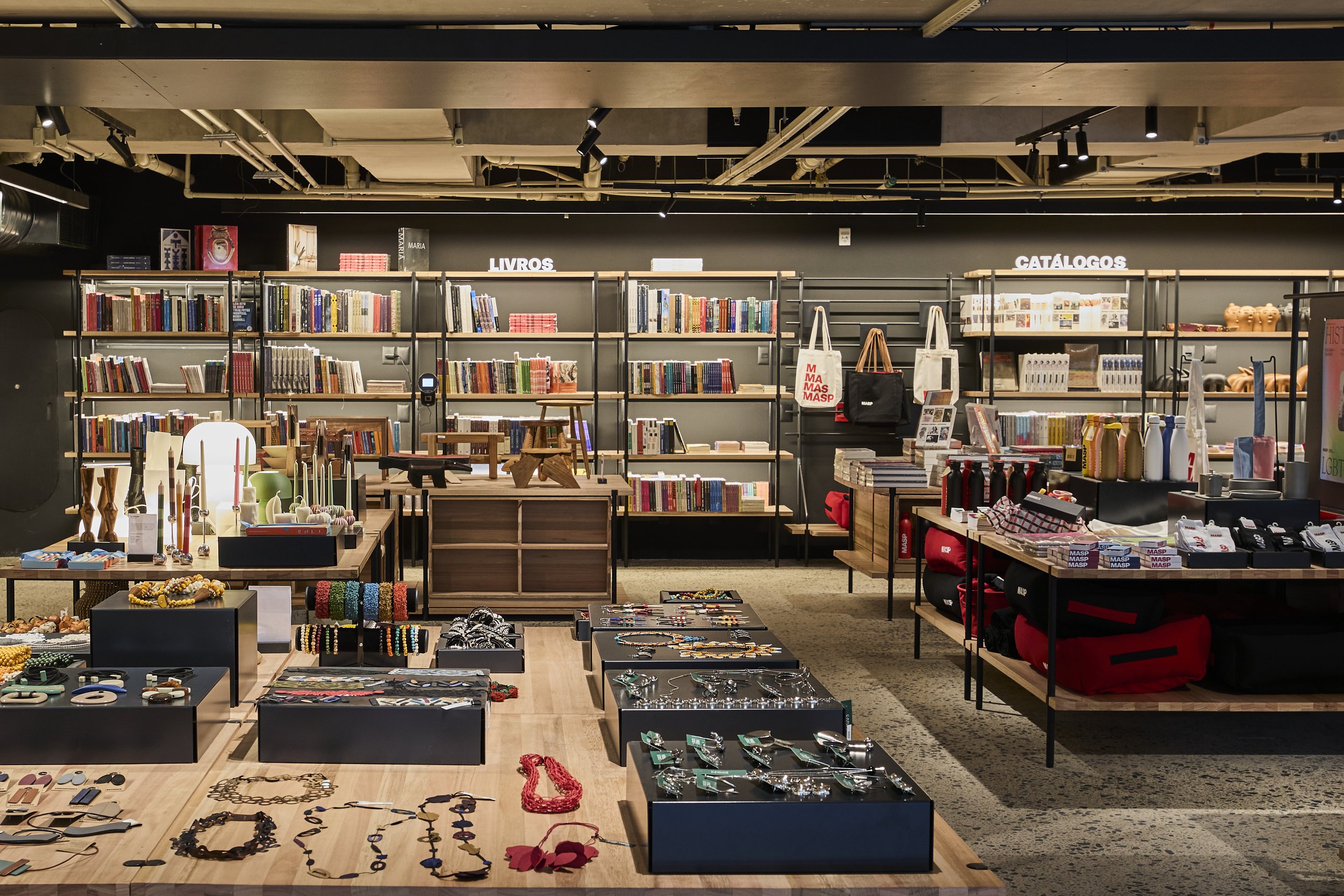 LIGHTSOURCE-MASP-Pietro_2024_Metro-Arquitetos-Associados_Fernanda-Carvalho_Feco-Hamburguer_1.jpg