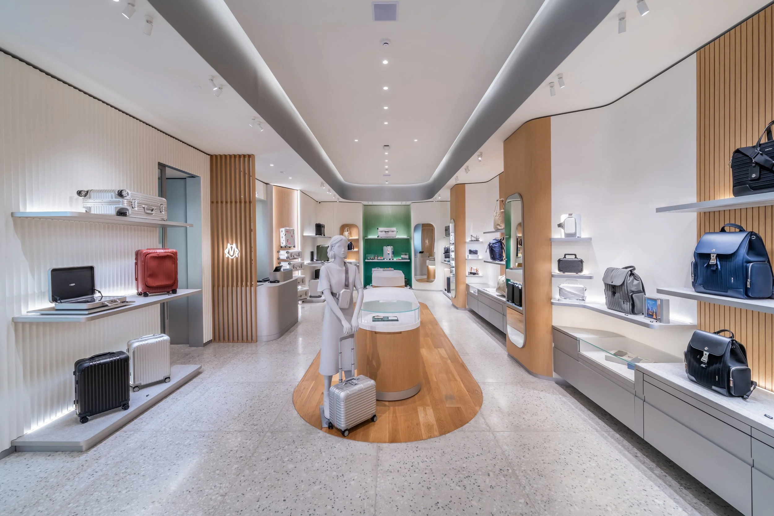 LIGHTSOURCE-Rimowa_2025_Luciana-Morita-Arquitetura_Mauricio-Moreno_2.jpg