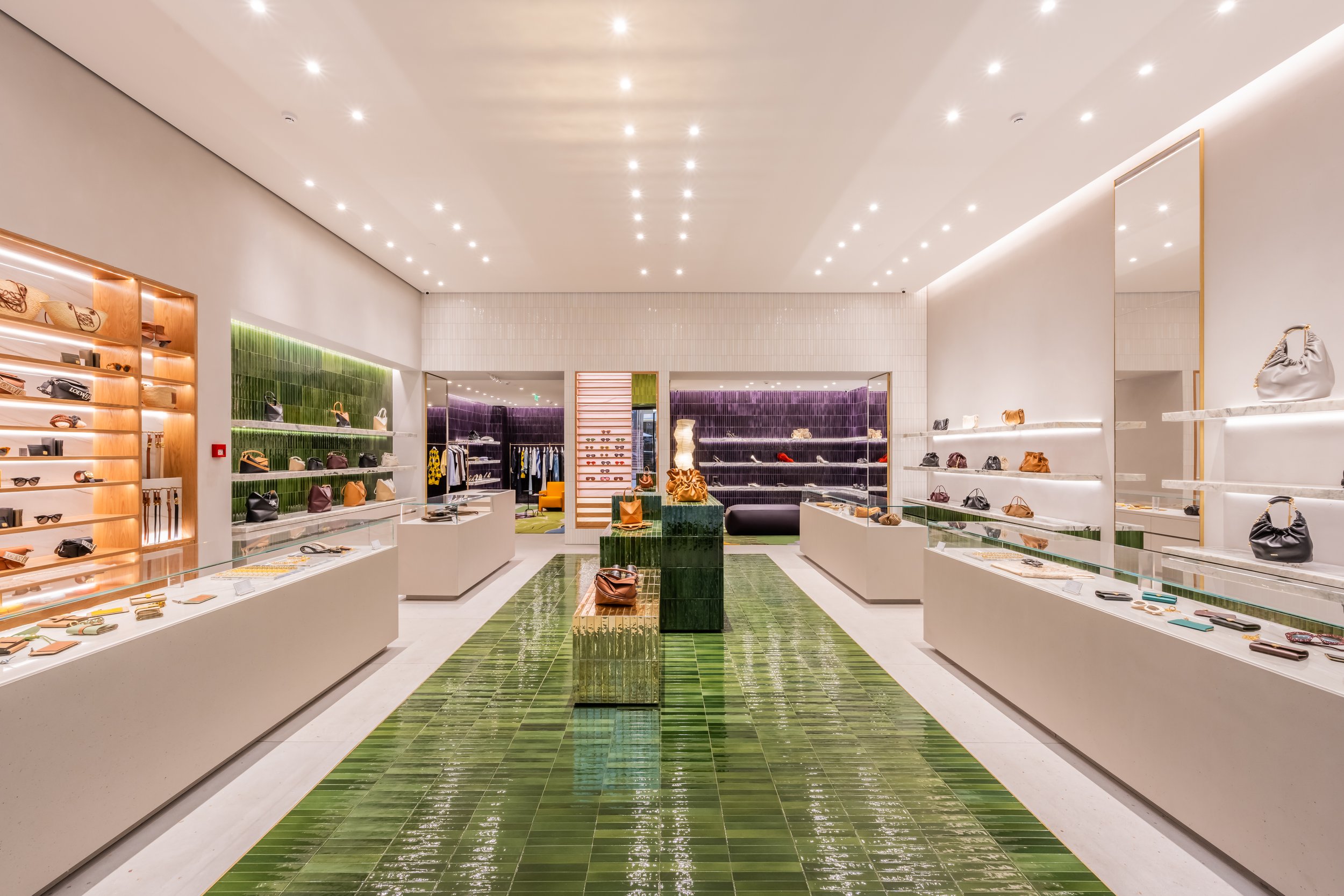 LIGHTSOURCE-Loewe_2024_Loewe-architect-designer_Vbomadrid_Mauricio-Moreno_2.jpg