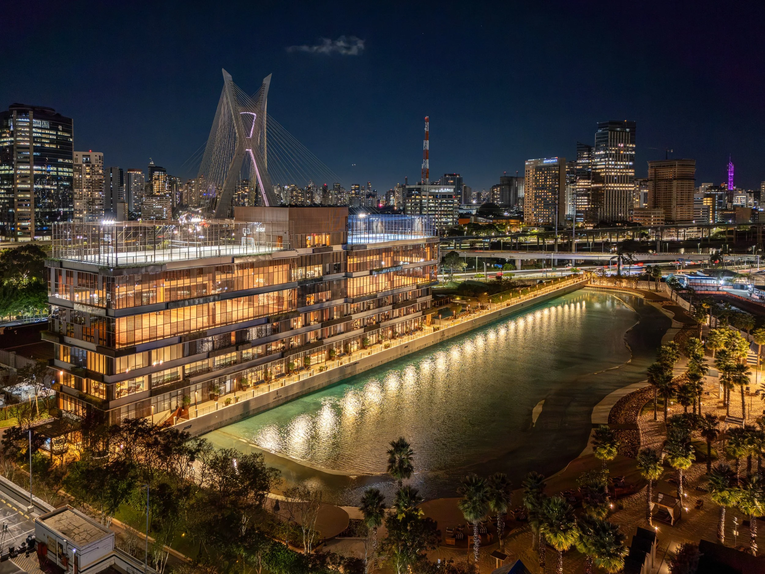 LIGHTSOURCE-São-Paulo-Surf-Club_2026-PSA_Bergamin_Mingrone-Iluminação_Pedro-Mascaro_1.jpg