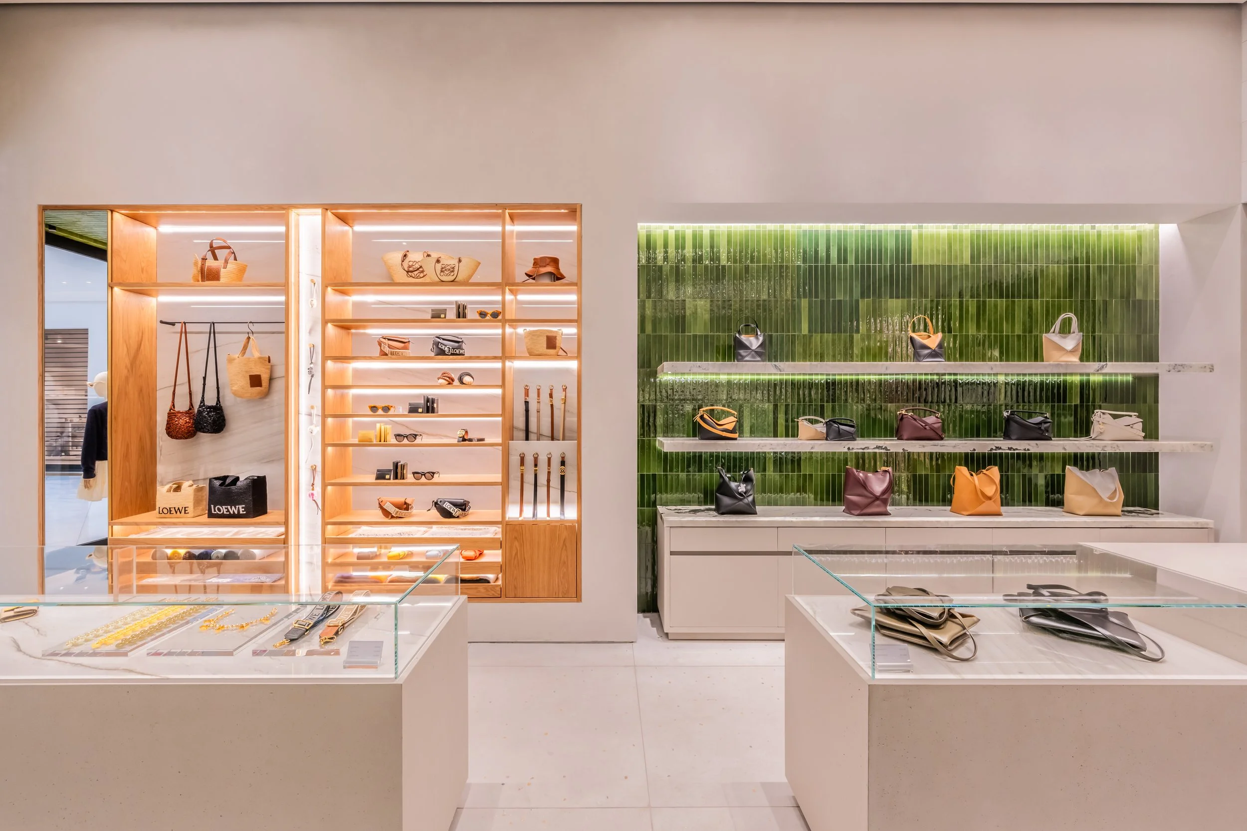 LIGHTSOURCE-Loewe_2024_Loewe-architect-designer_Vbomadrid_Mauricio-Moreno_3.jpg