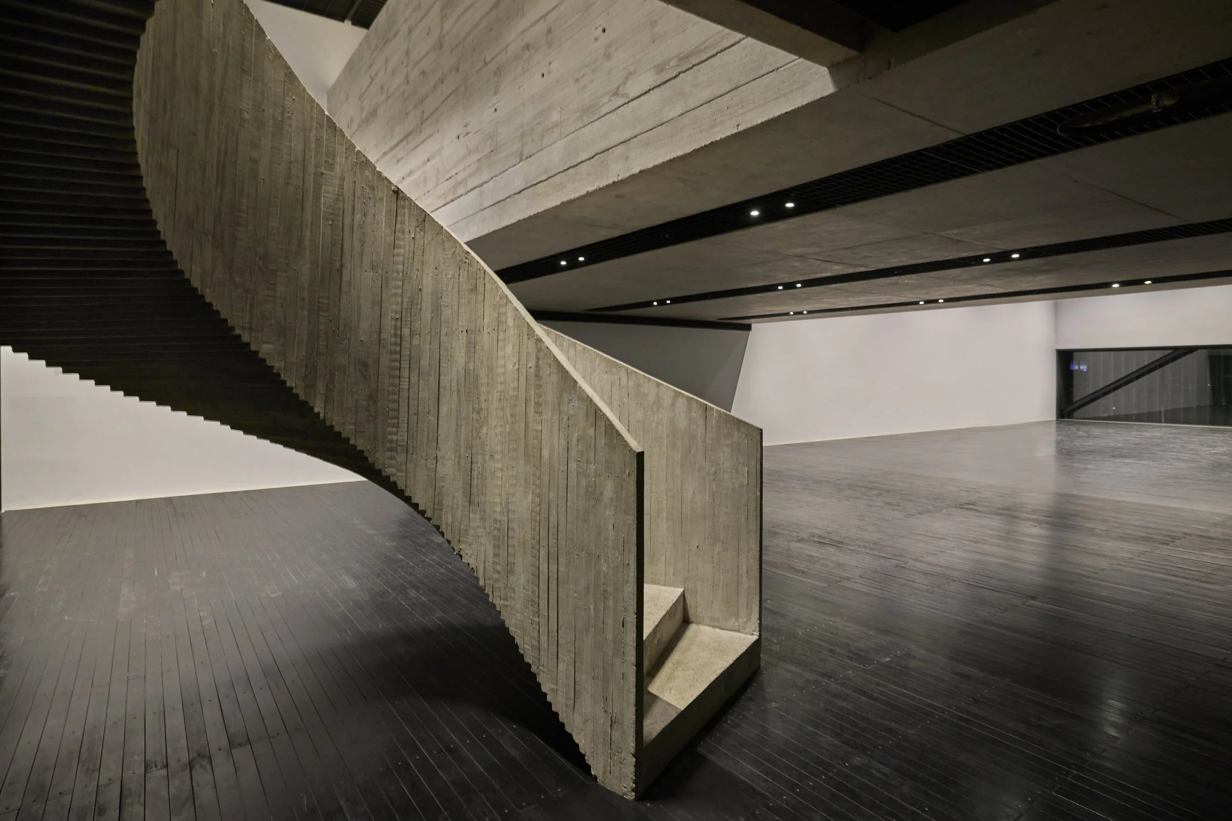 LIGHTSOURCE-MASP-Pietro_2024_Metro-Arquitetos-Associados_Fernanda-Carvalho_Feco-Hamburguer_5.jpg