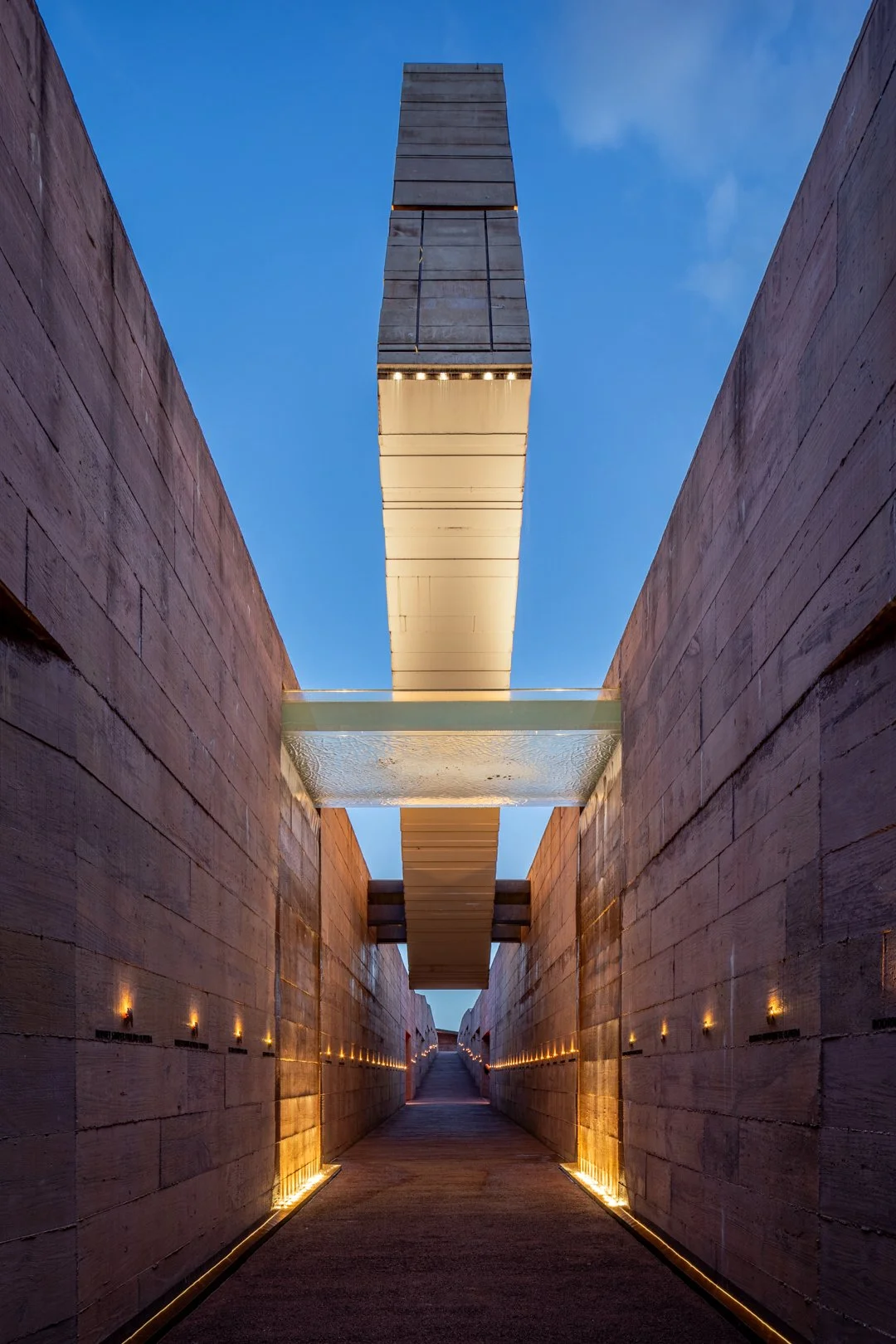 LIGHTSOURCE-Memorial-Brumadinho_2026-GPA&A_Cesar-de-Ramires_Atiaia-Design_Pedro-Mascaro_4.jpg