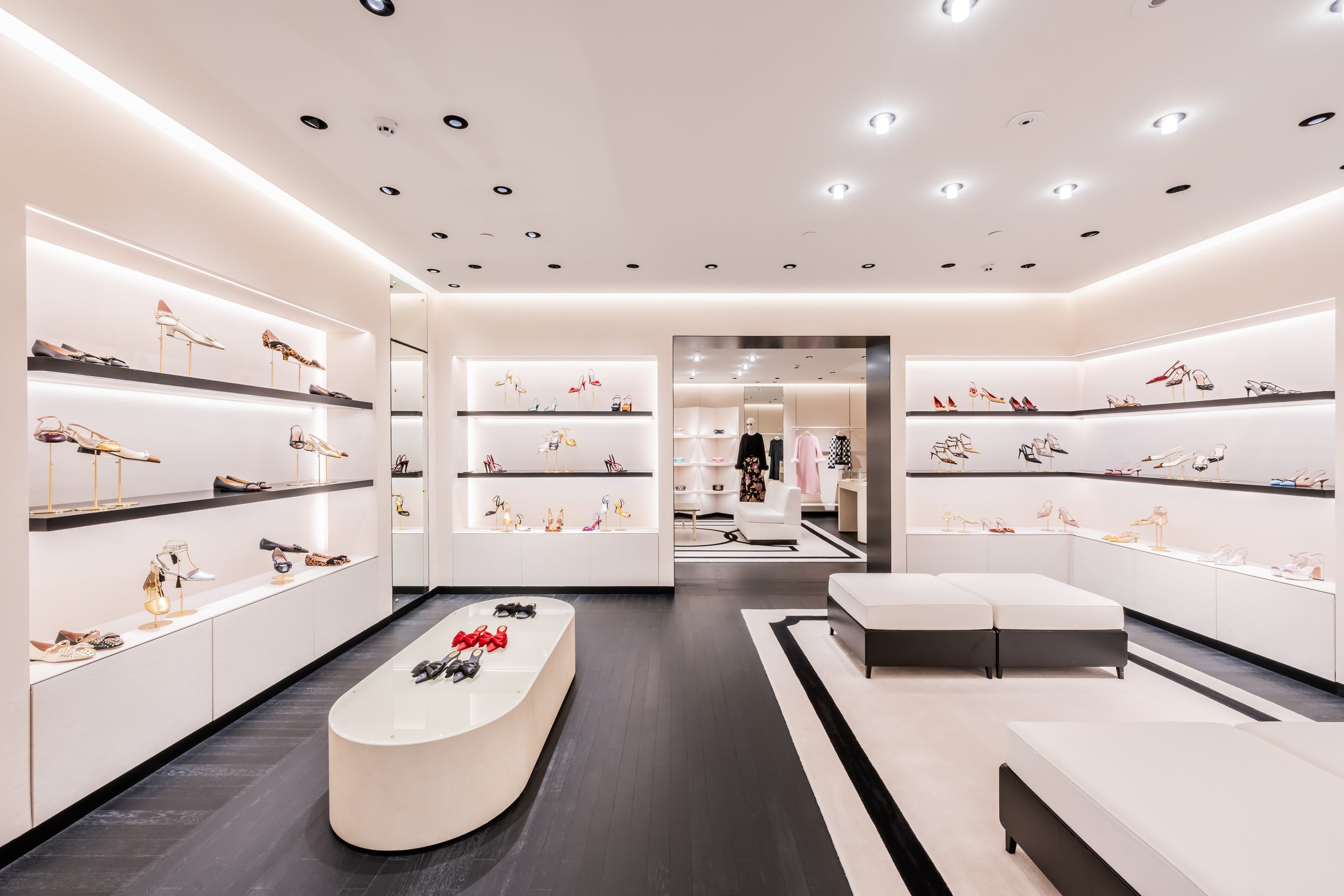 LIGHTSOURCE-Valentino-iguatemi_2025_Patricia-Martinez-Arquitetura_Mauricio-Moreno_6.jpg