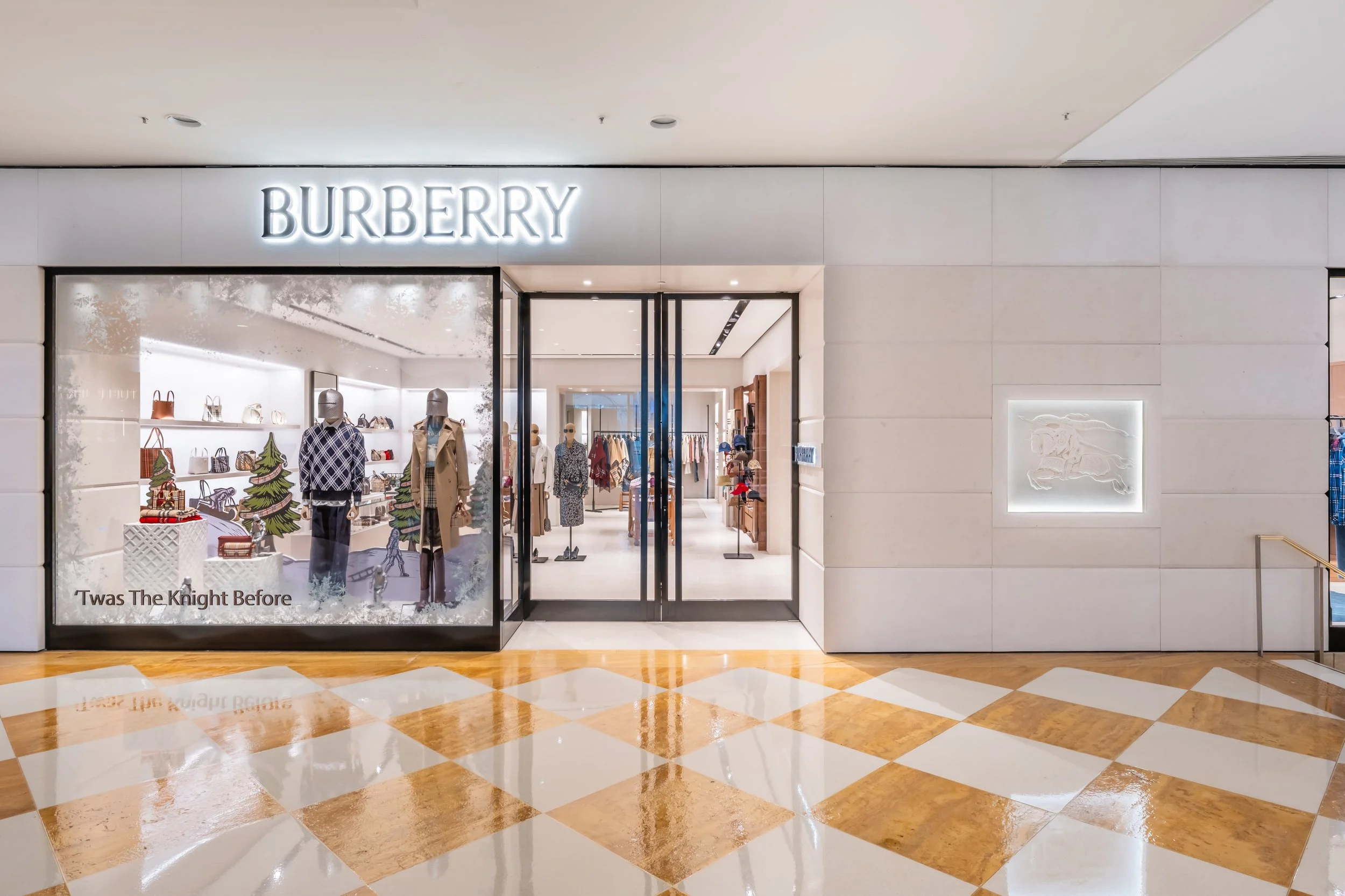LIGHTSOURCE-Burberry_2024_Horton-arquitetura_Studiob612_Mauricio-Moreno_2.jpg