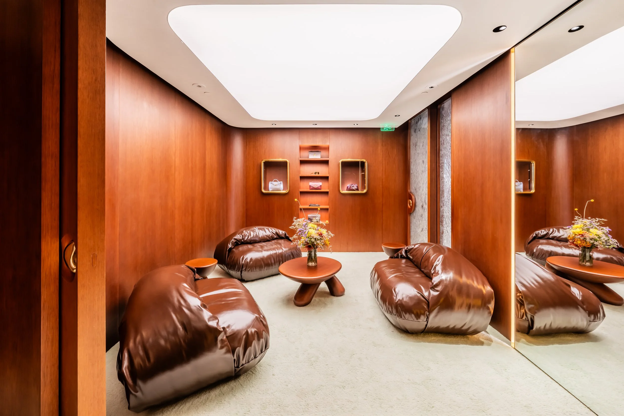 LIGHTSOURCE-Bottega-Veneta_2025-_Lisa-Marchesi-Studio_Mauricio-Moreno_8.jpg