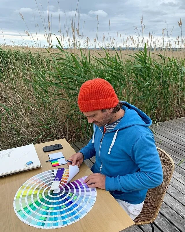 Perfect daylight to choose colours!
#worklifebalance #colours #lake #interiordesign #allthecolours #homeoffice