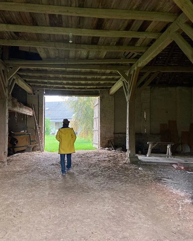 Heading for new shores! This will be my future place of creation!
My new studio will be easy to find: Just at the backside of the Cheops pyramid ;)(page 5)!
#farm #countryside #family #interiordesign #workshop #new #studio #pettendorf #design