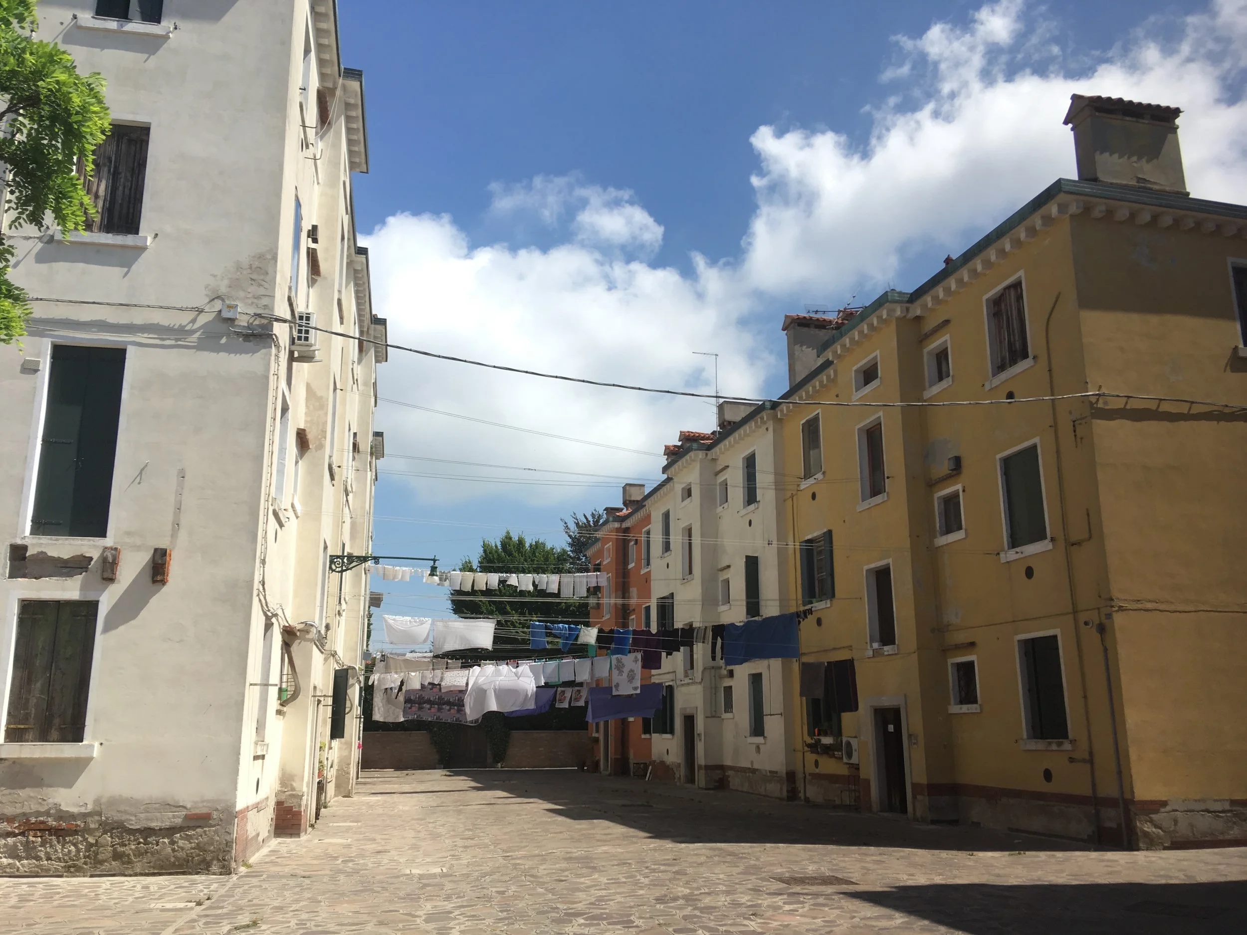 venice, italy, giudecca, travelitaly, best places in italy, doors in italy, doorbells in italy, carlo scarpa, laundry in italy, streets of venice