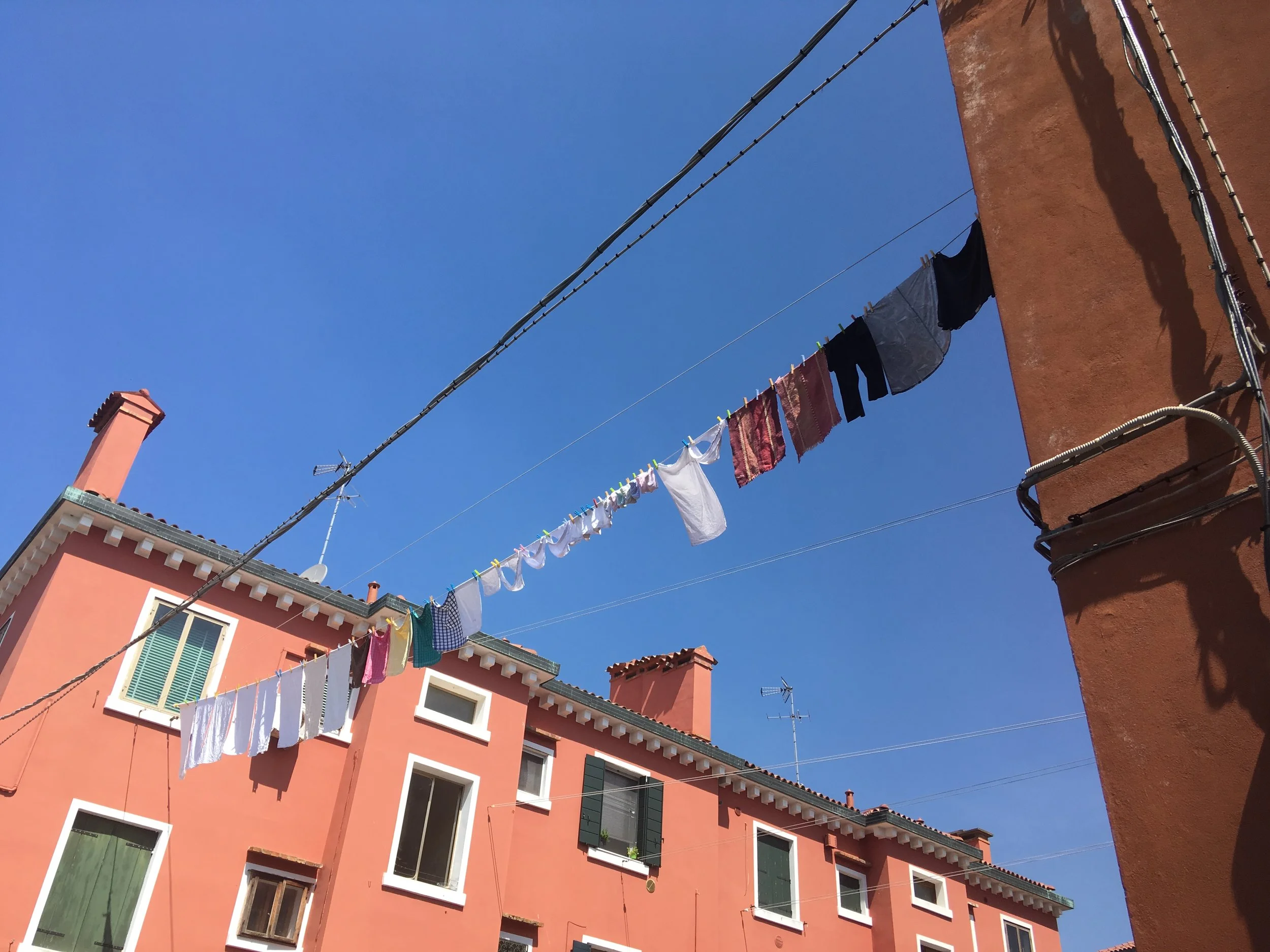 venice, italy, giudecca, travelitaly, best places in italy, doors in italy, doorbells in italy, carlo scarpa, laundry in italy, streets of venice
