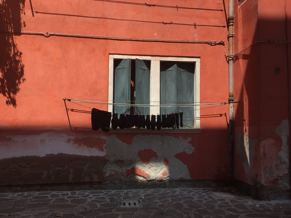 venice, italy, giudecca, travelitaly, best places in italy, doors in italy, doorbells in italy, carlo scarpa, laundry in italy, streets of venice