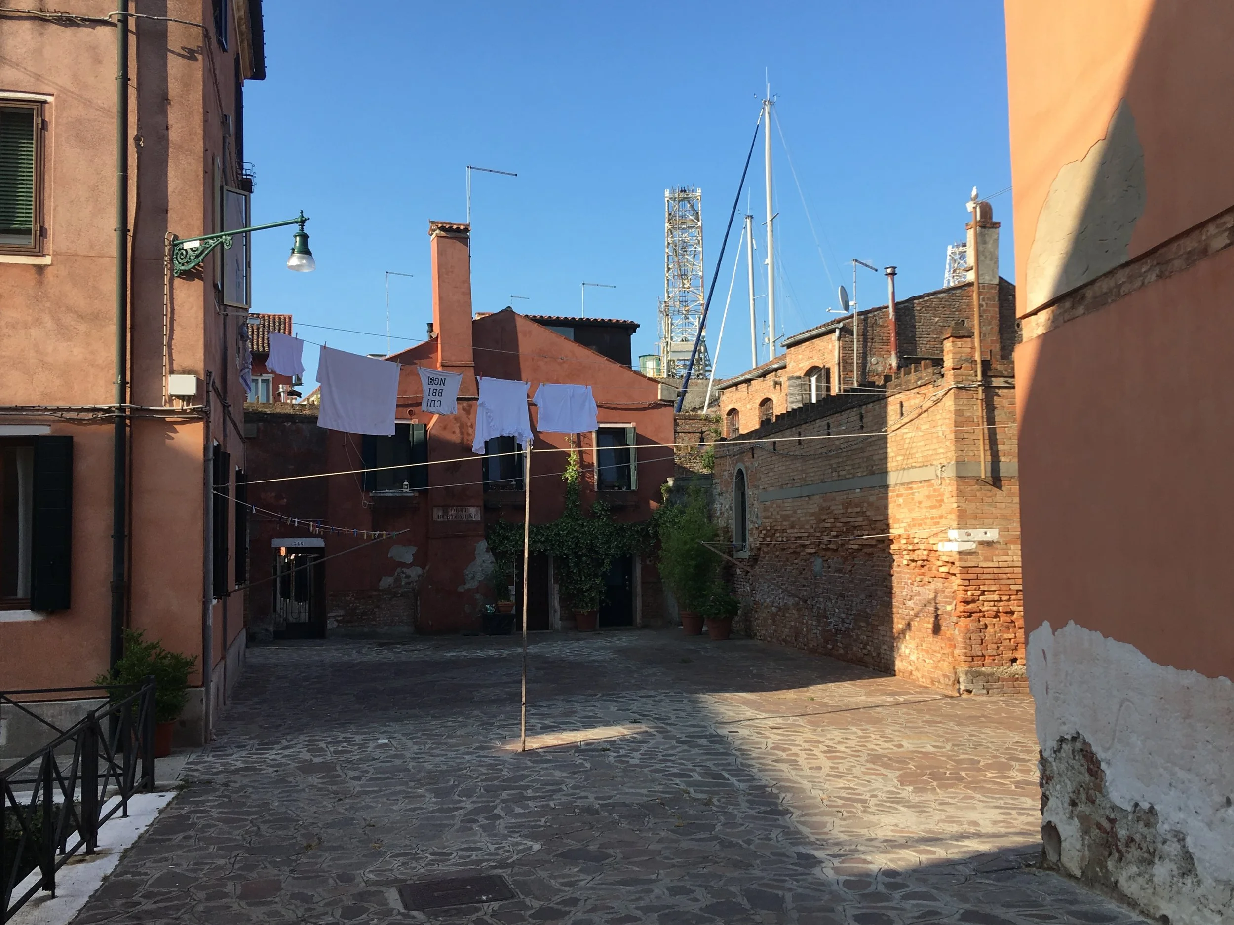 venice, italy, giudecca, travelitaly, best places in italy, doors in italy, doorbells in italy, carlo scarpa, laundry in italy, streets of venice
