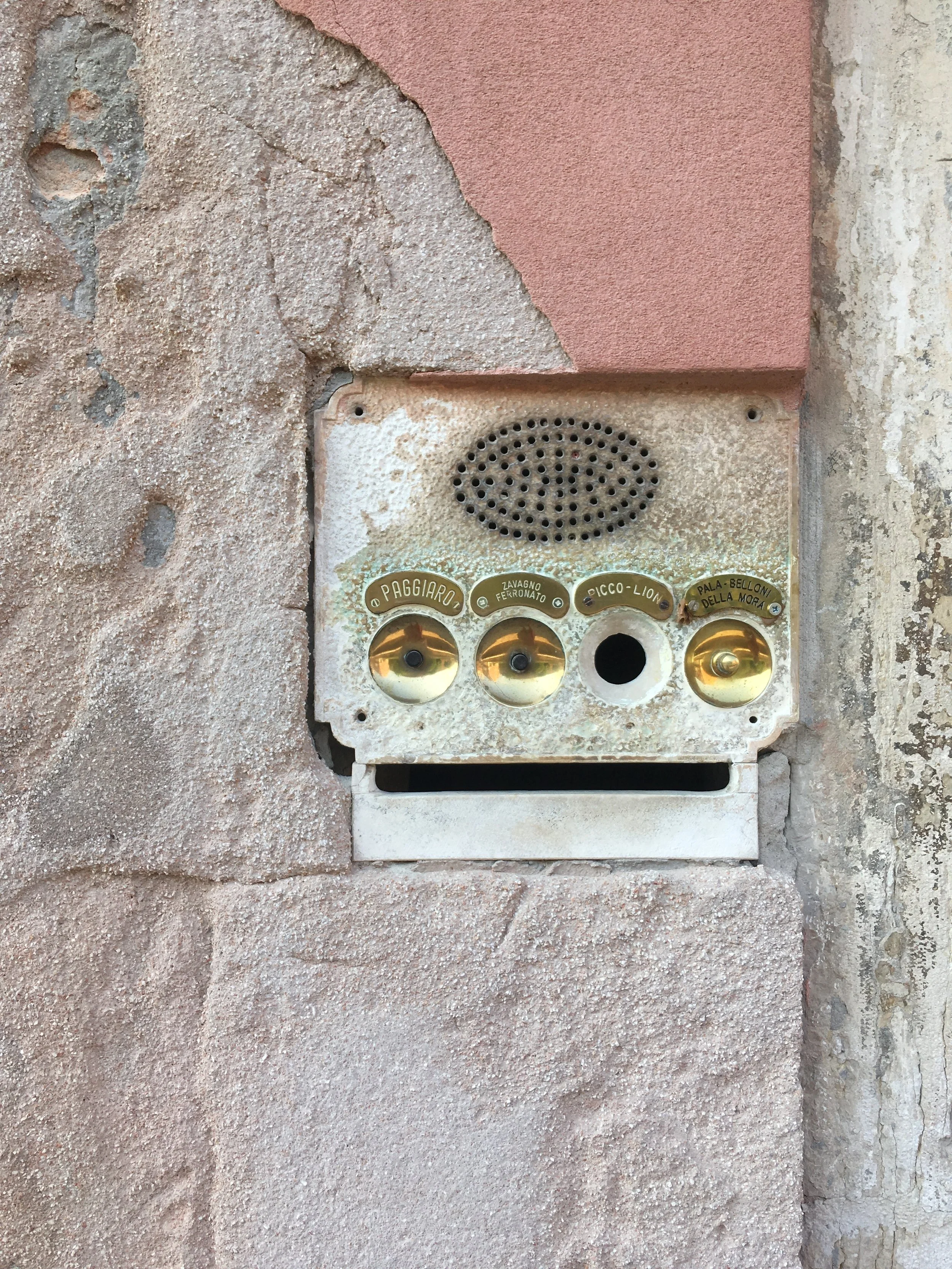 venice, italy, giudecca, travelitaly, best places in italy, doors in italy, doorbells in italy, carlo scarpa