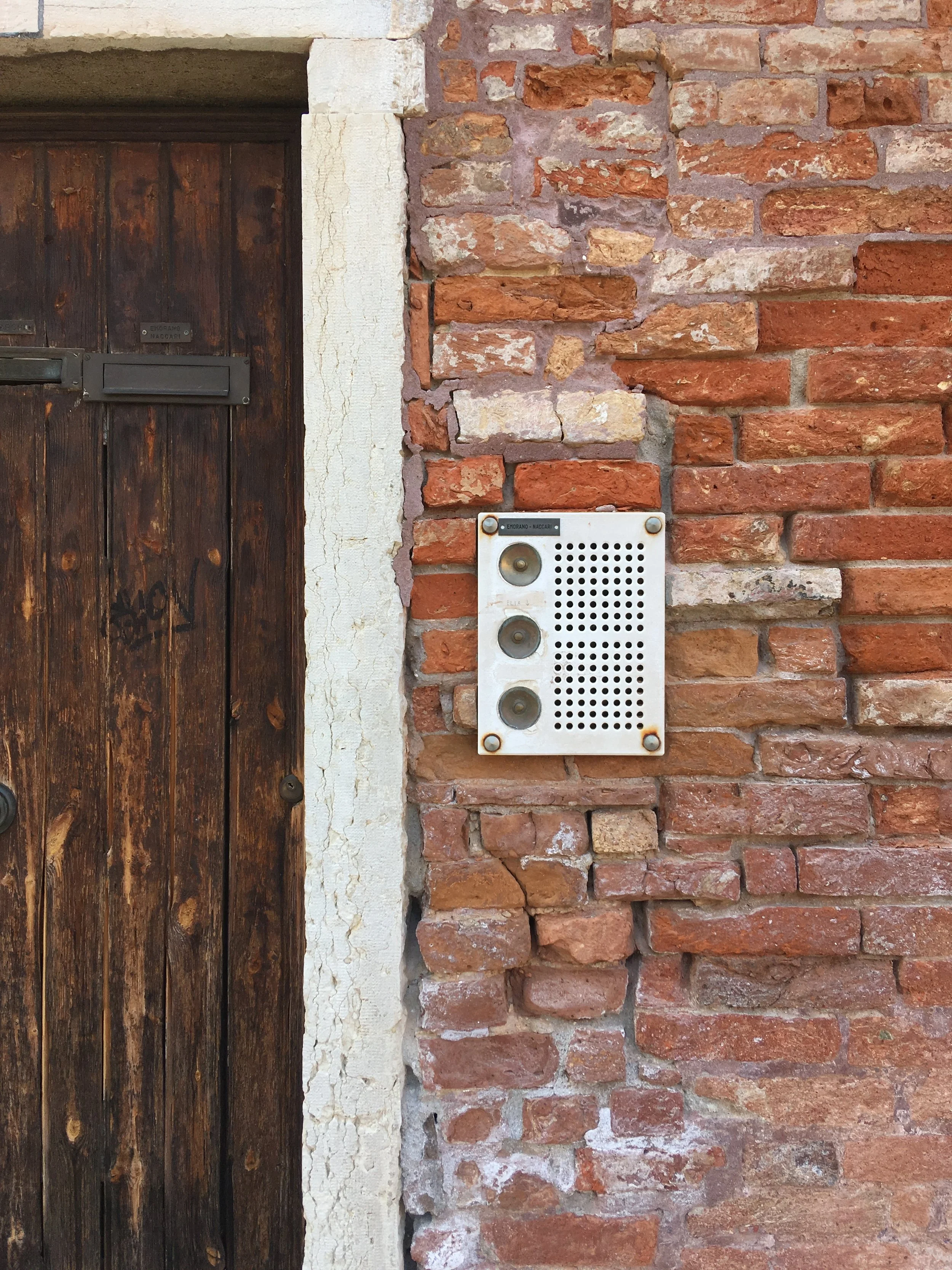 venice, italy, giudecca, travelitaly, best places in italy, doors in italy, doorbells in italy, carlo scarpa