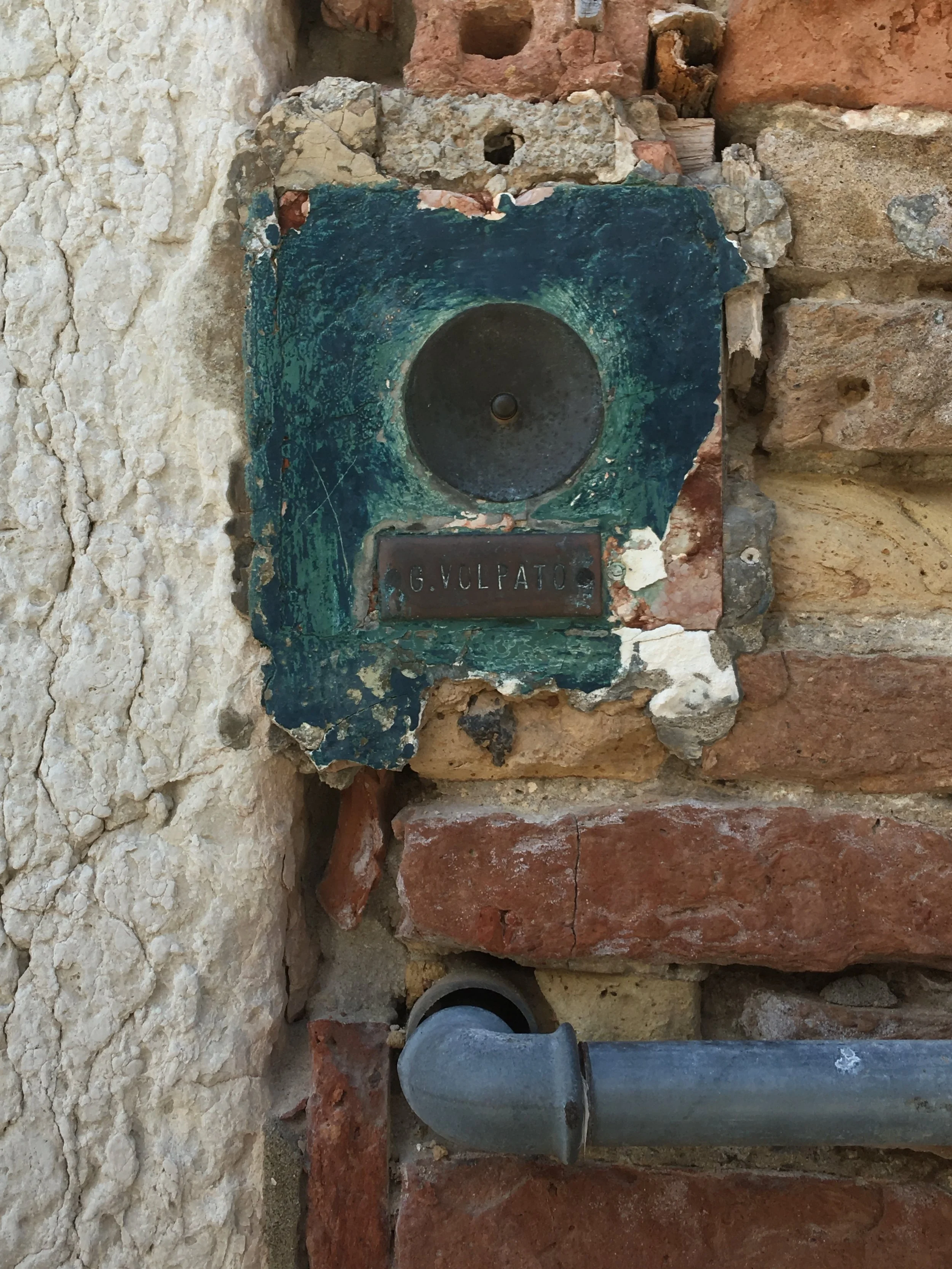 venice, italy, giudecca, travelitaly, best places in italy, doors in italy, doorbells in italy, carlo scarpa