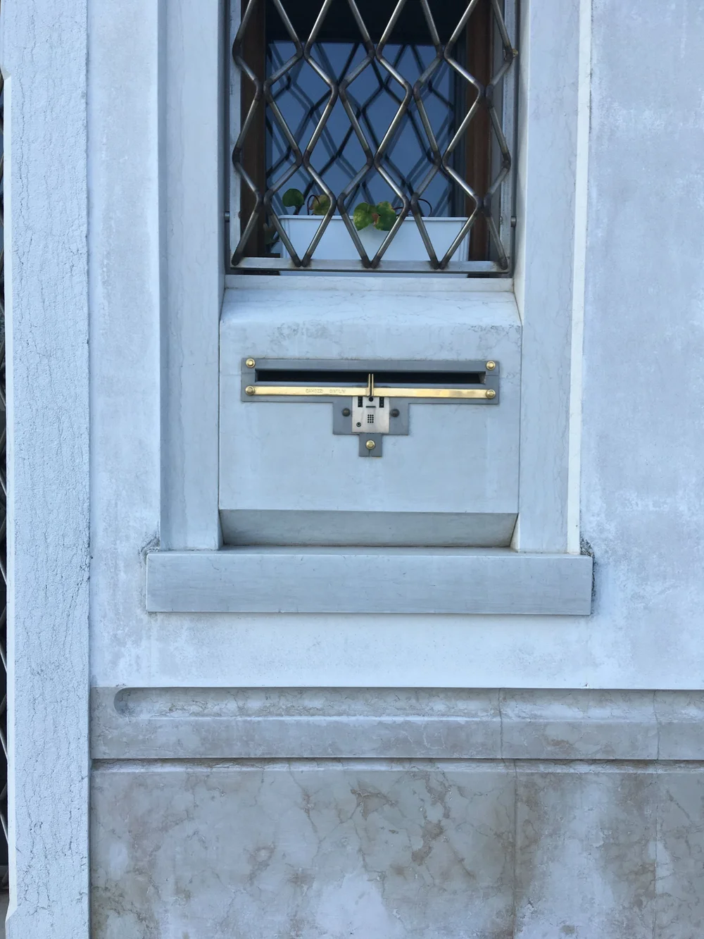 venice, italy, giudecca, travelitaly, best places in italy, doors in italy, doorbells in italy, carlo scarpa