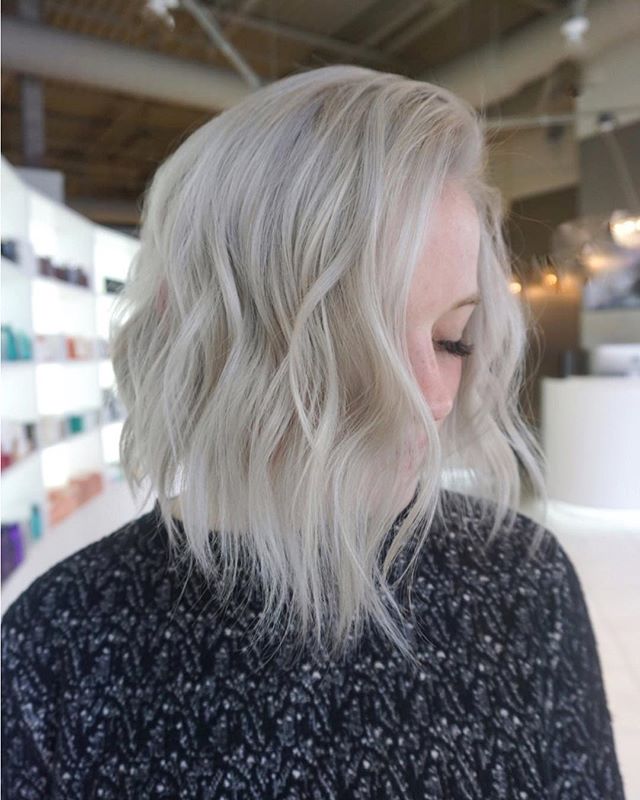 ▫️ brrr ▫️ Stylist: Bella. 
#goodhair #icyhair #blondehair #trichosalonandspa #annarborhair #annarbor #michigansalon #briarwoodmall #blonde #icyblonde #annarborstylist #hairinspo #hair #haircolor #inspiration #hairenvy #blondegoals #trichoa2 #michiga