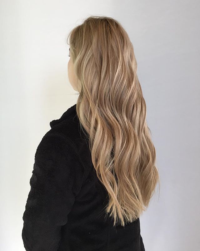 let 
down 
your 
hair 🏰

Stylist: Robert. 
#goodhair #hairgoals #longhair #rapunzelhair #dimensionalblonde #annarborhair #annarbor #michigansalon #trichosalonandspa #hair #hairinspo #hairstyles #balayage #annarborstylist #colorgoals #haircolor #hair