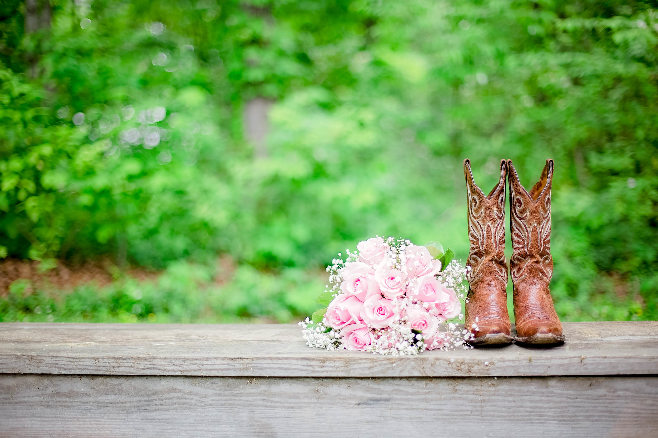 Bridal details, bridal bouquet, wedding shoes