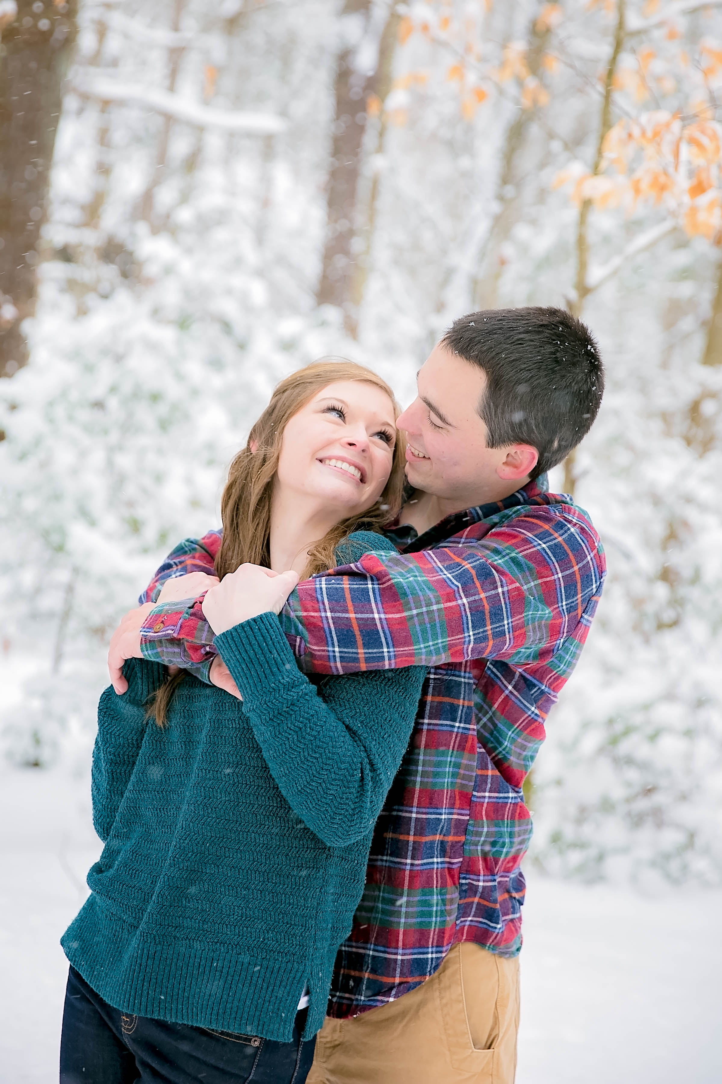 Laurel Falls hiking trail engagement session, romantic hike, East Tennessee snow engagement picture, Tri Cities wedding photography, Johnson City, TN photography, romantic couple in the snow