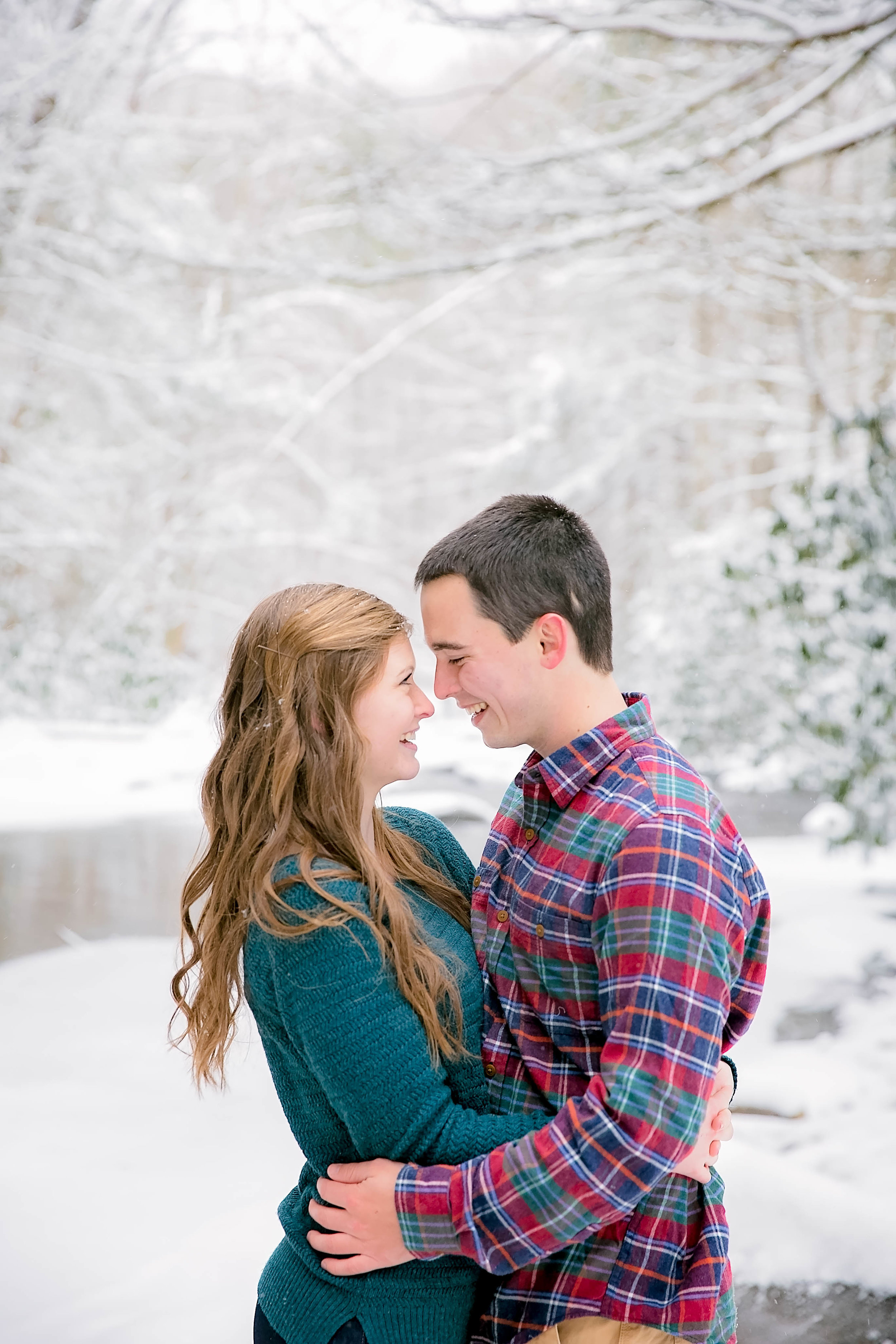 Laurel Falls hiking trail engagement session, romantic hike, East Tennessee snow engagement picture, Tri Cities wedding photography, Johnson City, TN photography, romantic couple in the snow