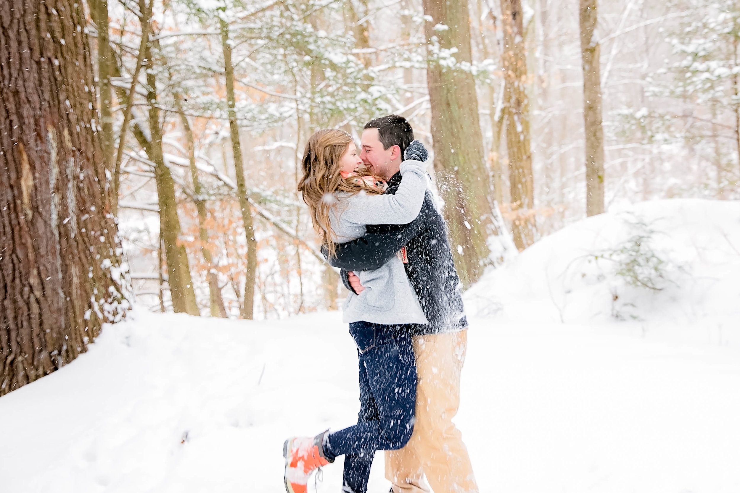 Laurel Falls hiking trail engagement session, romantic hike, East Tennessee snow engagement picture, Tri Cities wedding photography, Johnson City, TN photography, romantic couple in the snow