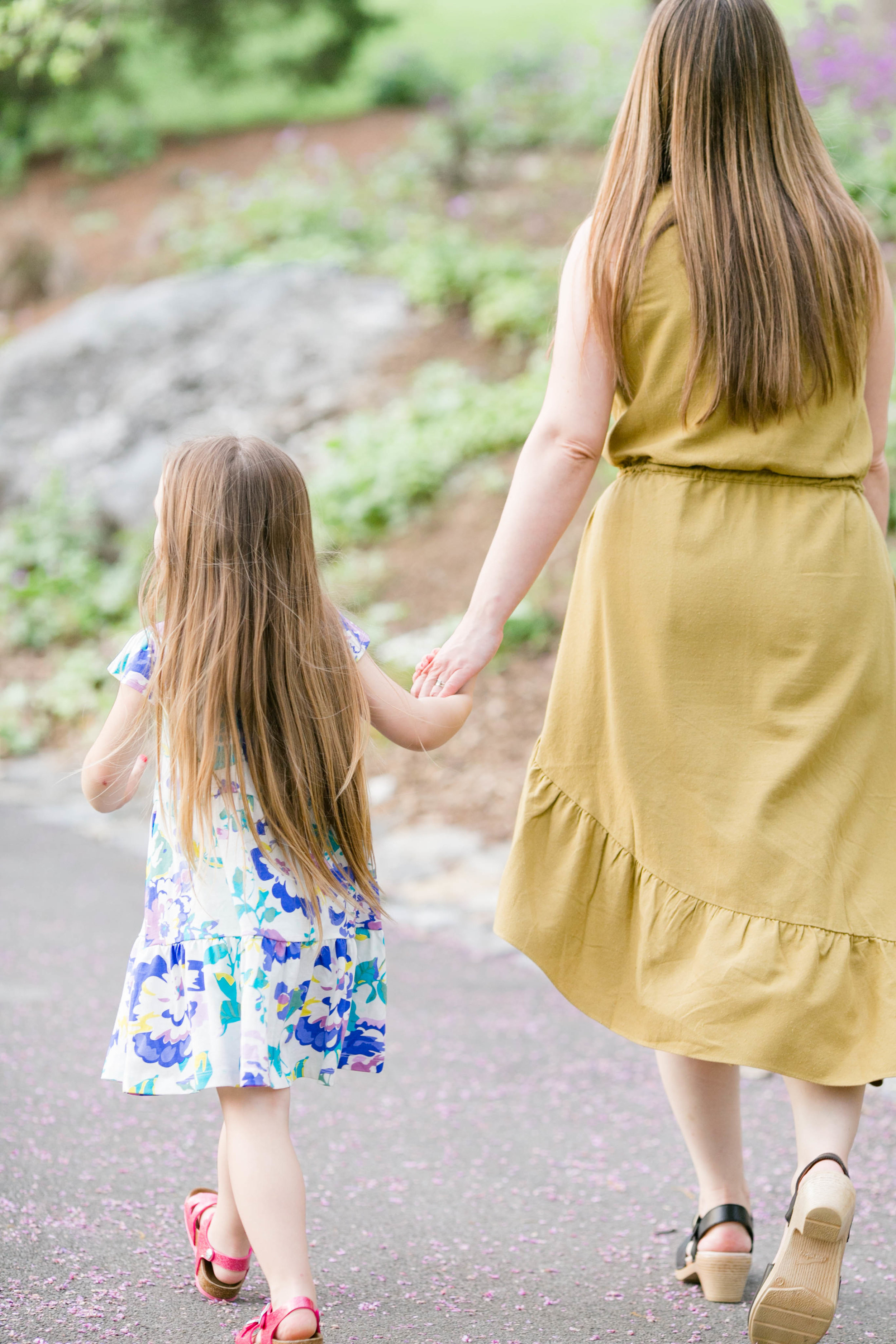 East Tennessee photography, Johnson City, Tri Cities, Jonesborough, family session, spring, engagement, wedding photographer, anniversary photos, portraits, bright and airy photography