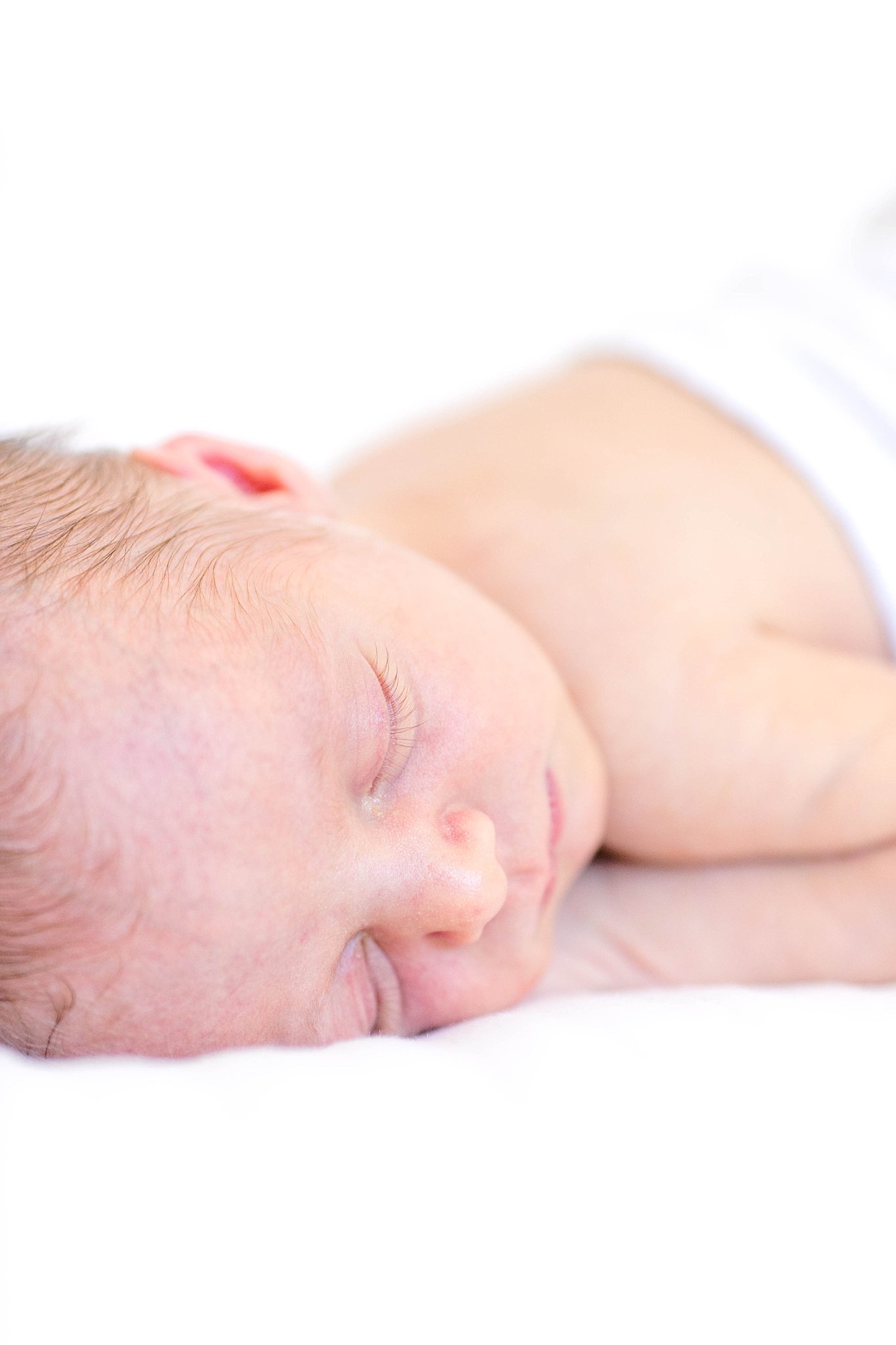 Newborn photography, Johnson City TN photographer, Tri Cities TN newborn photographer, family photography, cute baby boy, bright and airy newborn photos, sibling love, baby brother