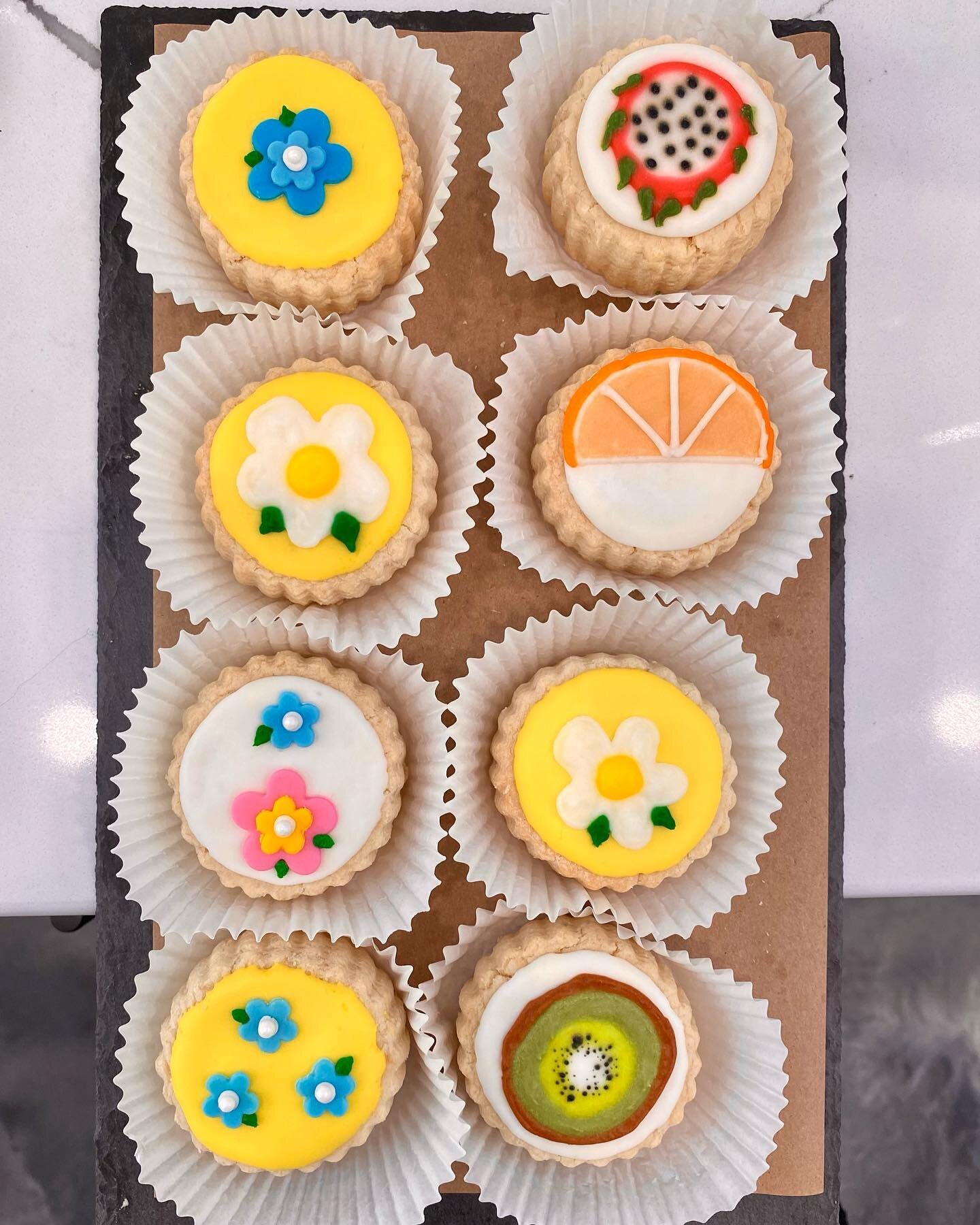 Darling Summer shortbread designs. Call to customize your own box!
