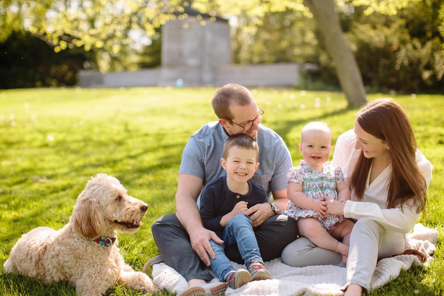 Thinking ahead to warmer weather, who is interested in spring or summer mini sessions?  Please comment  which month you prefer and I&rsquo;ll start planning a couple of dates!

#milwaukeefamilyphotographer #milwaukeefamilyphotos #mkephotographer #mil