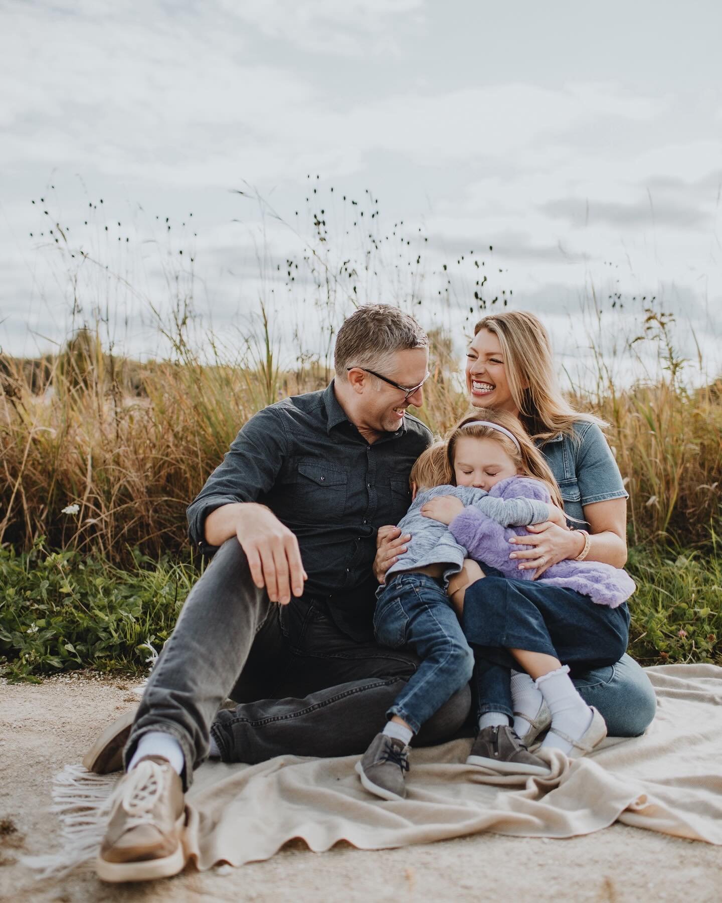 A Mequon Nature Preserve mini session.  I still have several mini sessions open, at this spot on Sunday, and a few in October and November too!

#milwaukeefamilyphotographer 
#milwaukeeminisessions #minisessionphotographer #mequonfamilyphotographer #