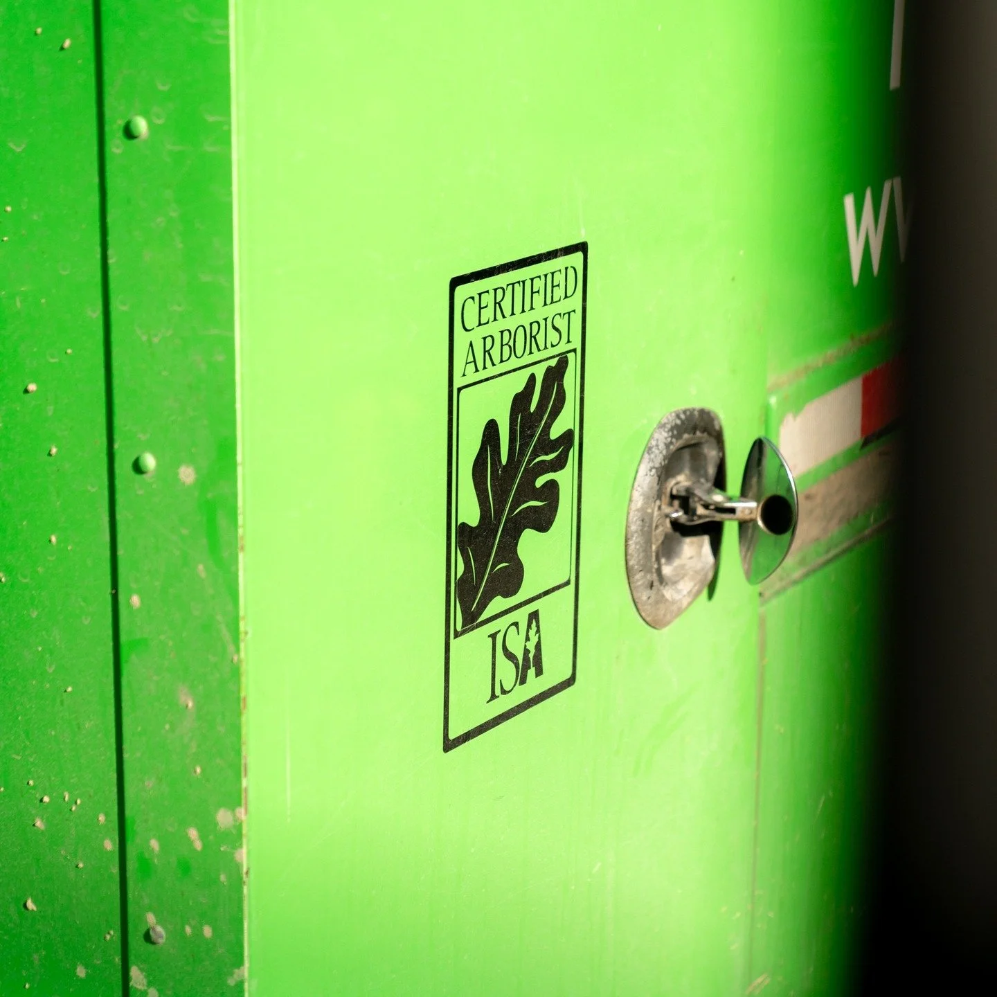 Not all tree companies are the same 🌲

The real value isn&rsquo;t who can cut a tree &mdash; it&rsquo;s who knows whether it should be cut at all.

Certification means trained decisions, safer work, and fewer problems later 🛠️🏡

Because good tree 